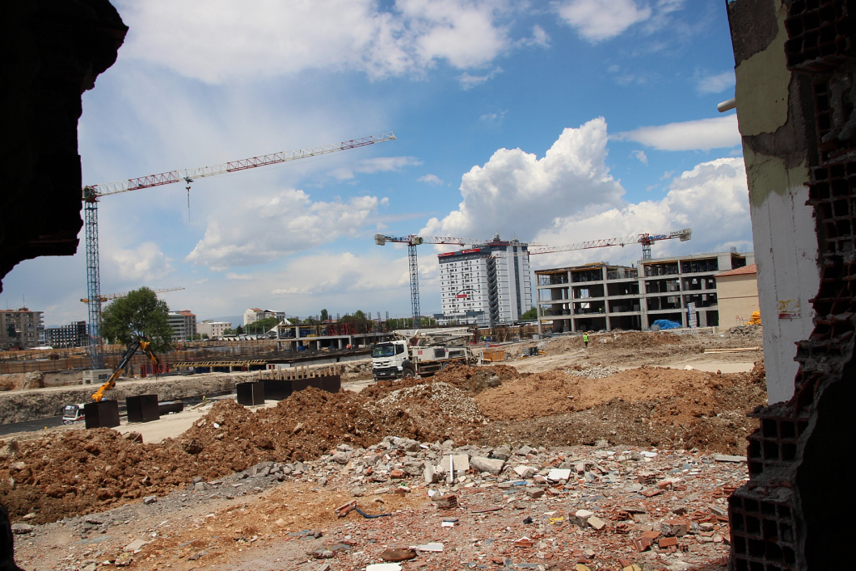 Kahramanmaraş'ta İnşaatlar Hızla Yükseliyor! Malatya Yerinde Sayıyor….