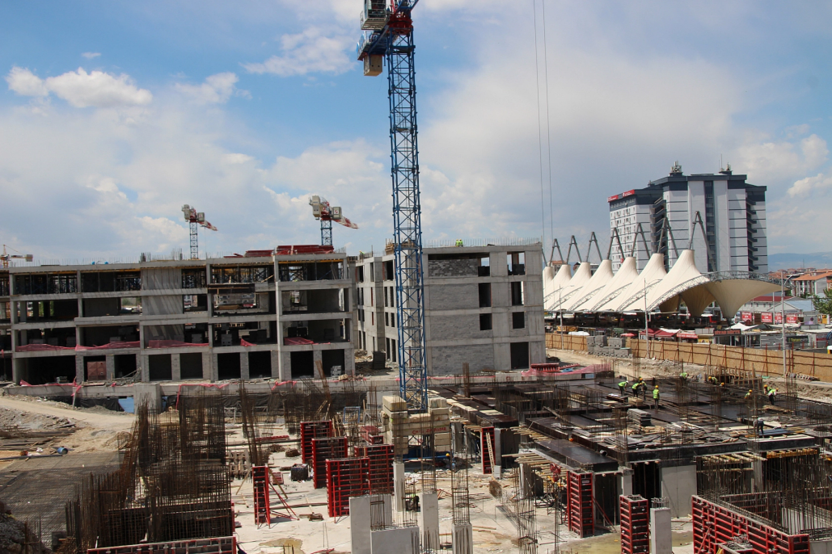 Kahramanmaraş'ta İnşaatlar Hızla Yükseliyor! Malatya Yerinde Sayıyor….