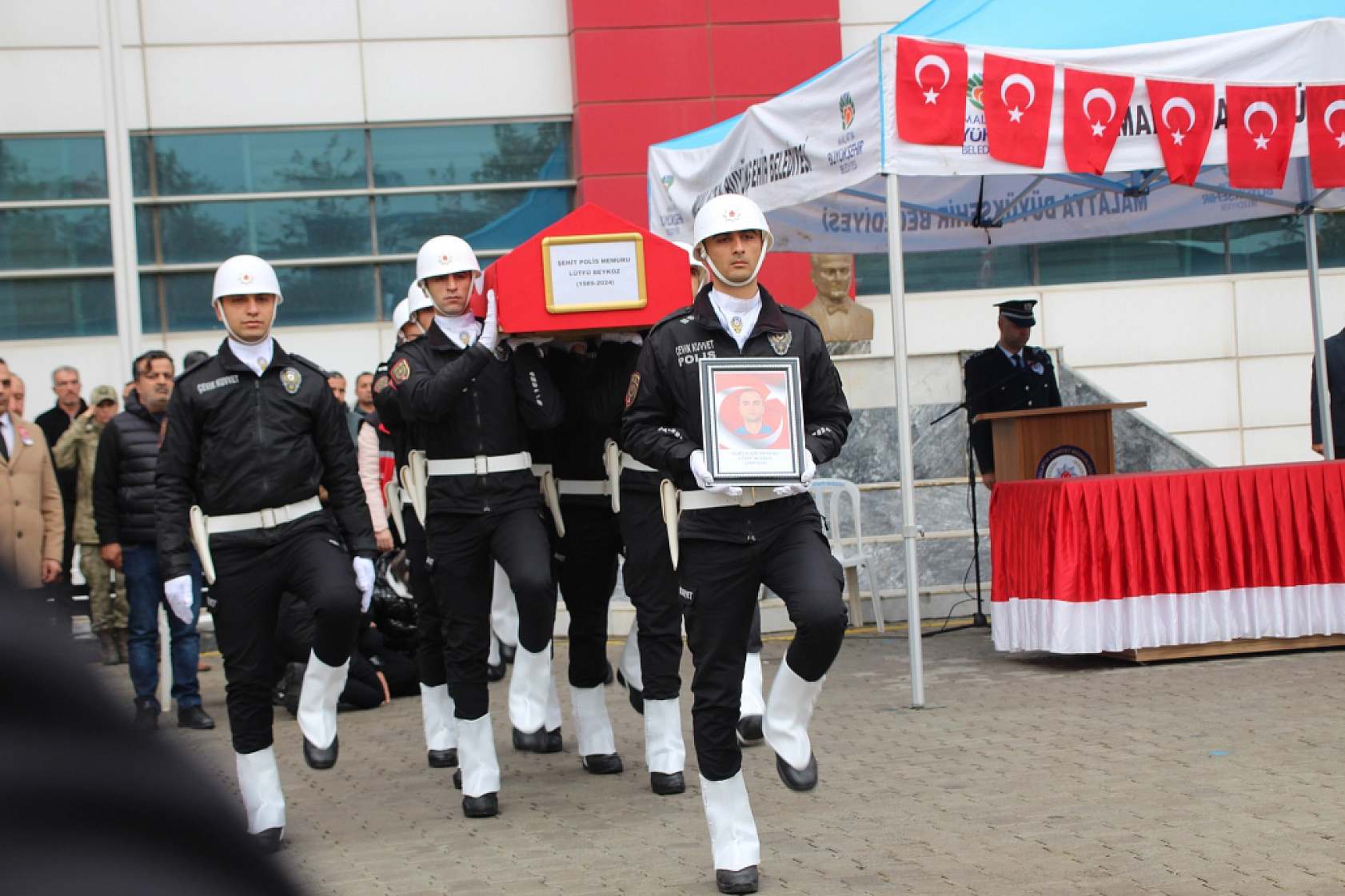 Malatya Şehidini Göz Yaşlarıyla Sonsuzluğa Uğurladı