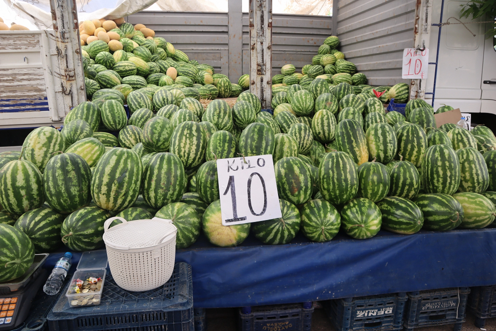 Malatya'da pazar tezgahlarında fiyat tersine döndü: Domates 30 lira, kiraz 250 lira!