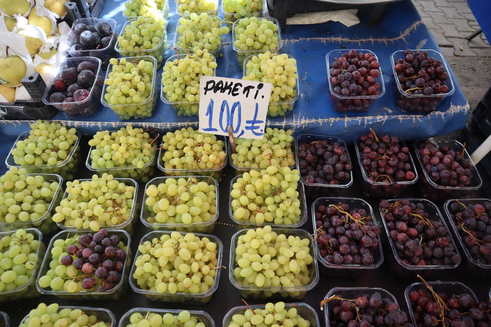 Malatya'da pazar tezgahlarında fiyat tersine döndü: Domates 30 lira, kiraz 250 lira!