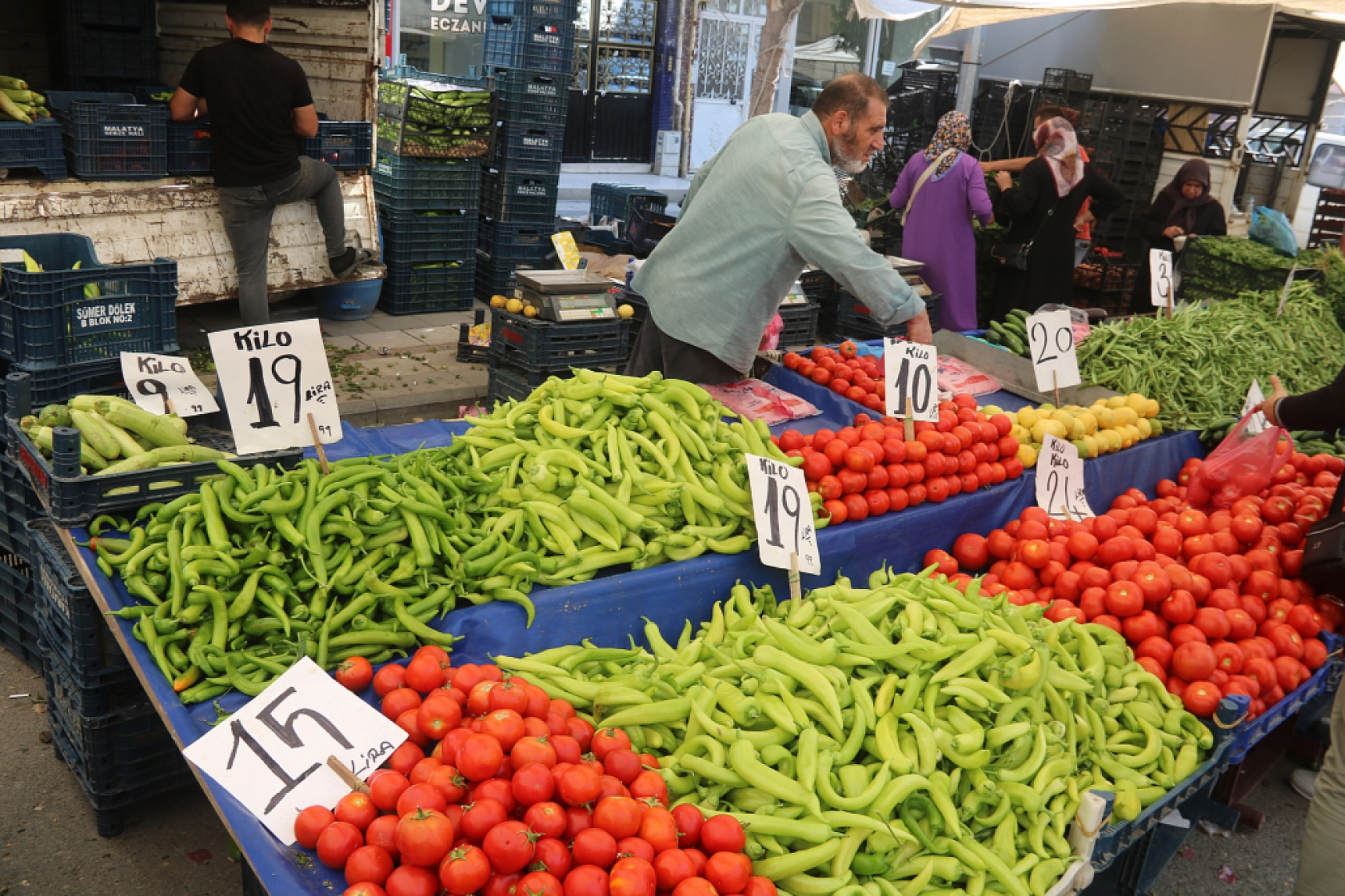 Malatya'da pazar, fiyatları düşüyor mu? İşte cuma fiyatlar...