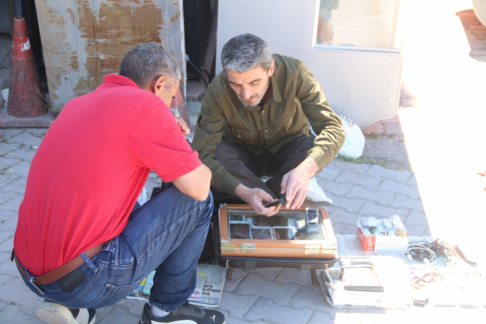 Bit Pazarı çevreyoluna taştı..!