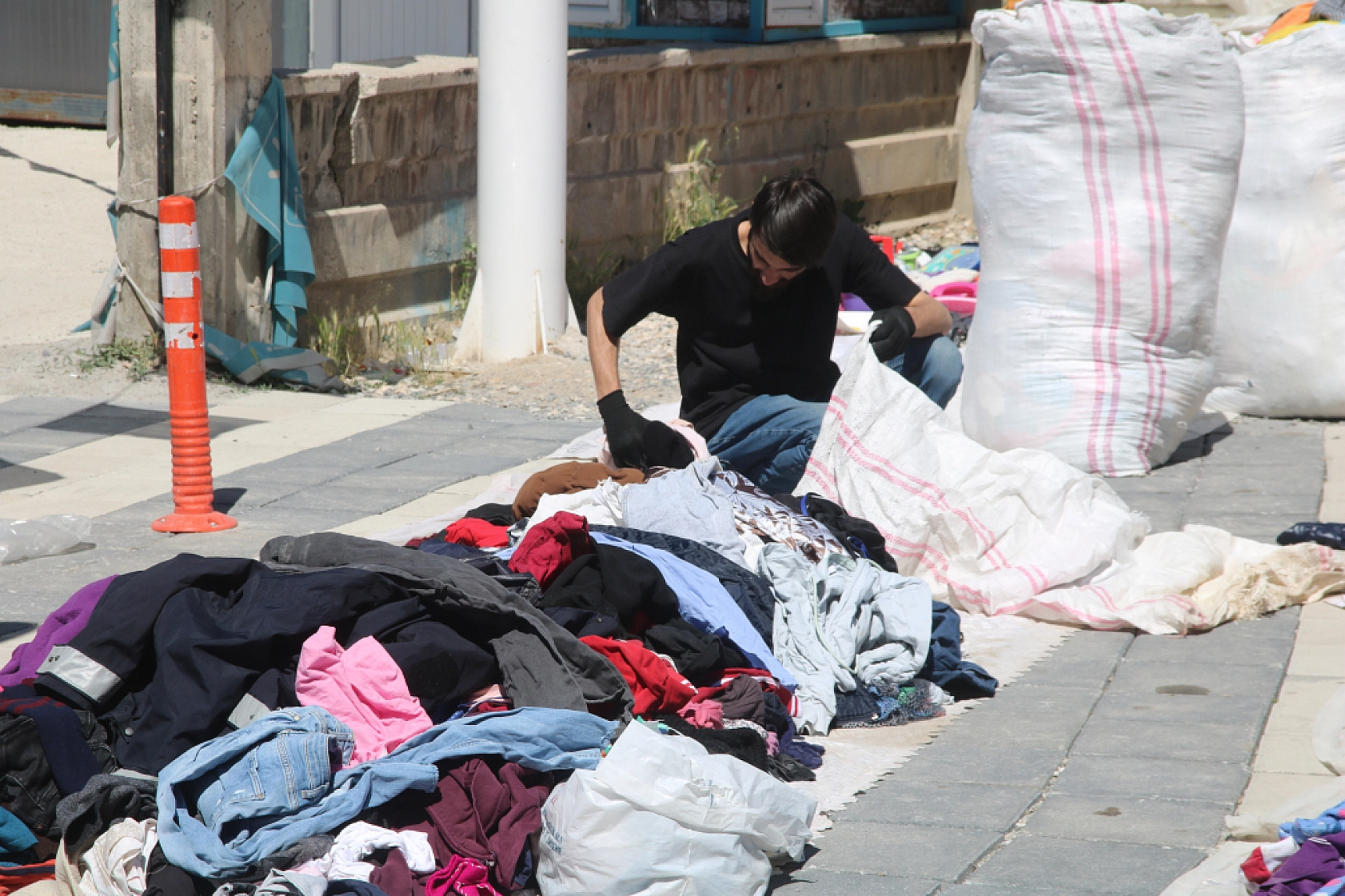 Bit Pazarı çevreyoluna taştı..!