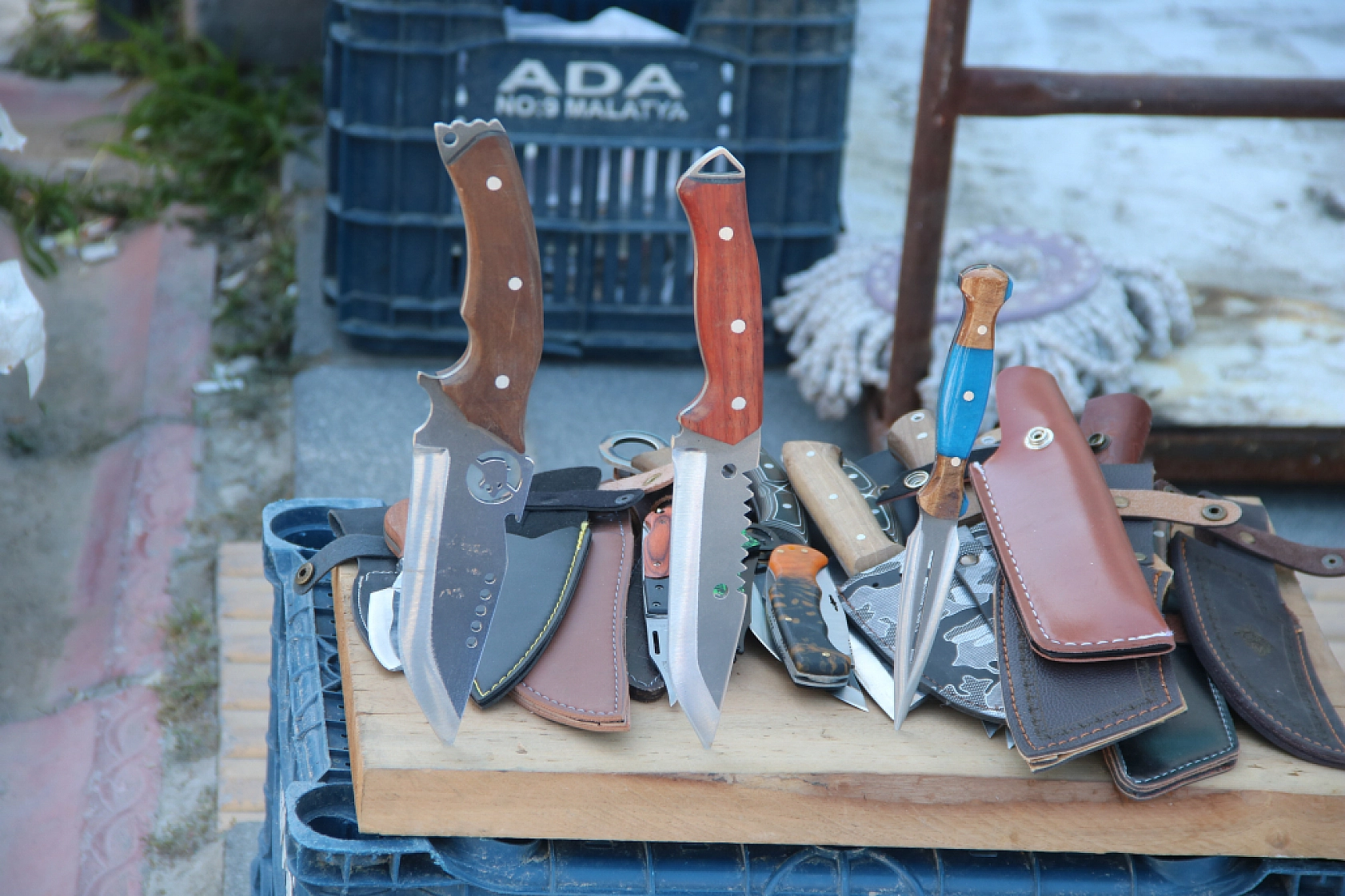 Bit Pazarı çevreyoluna taştı..!