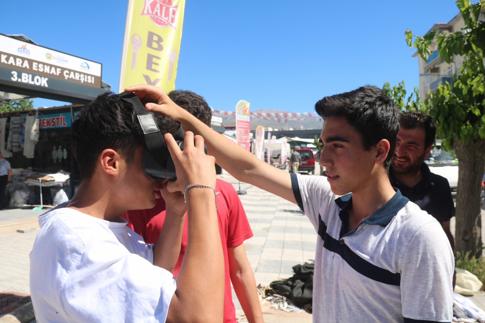 Bit Pazarı çevreyoluna taştı..!