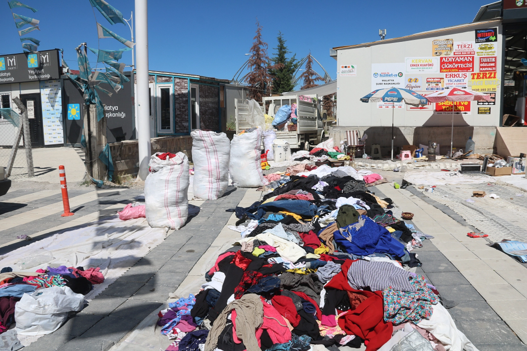 Bit Pazarı çevreyoluna taştı..!