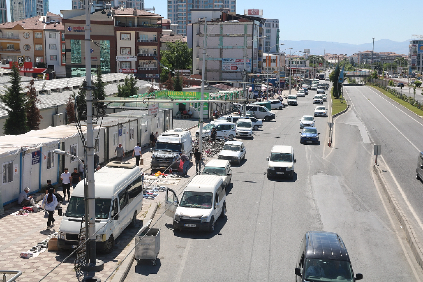 Bit Pazarı çevreyoluna taştı..!