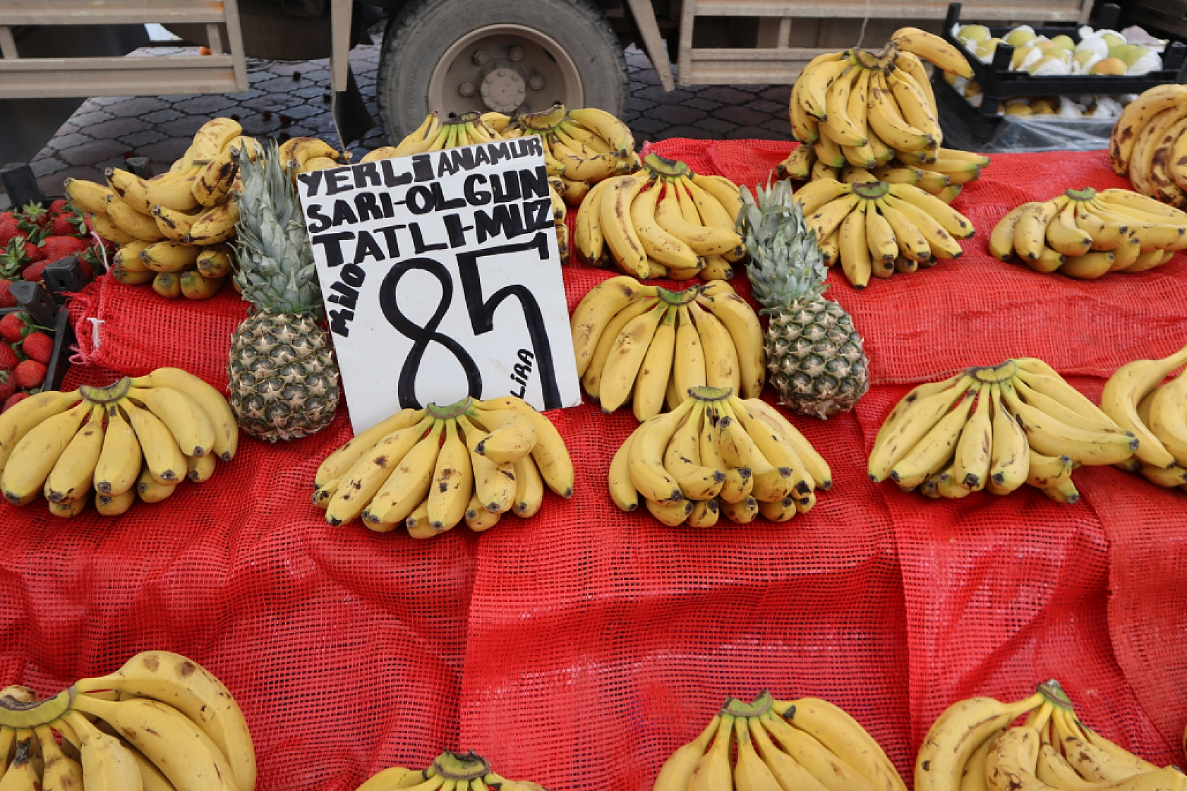 Malatya'da pazarın tadı kaçtı! Hem esnaf hem vatandaş dertli…