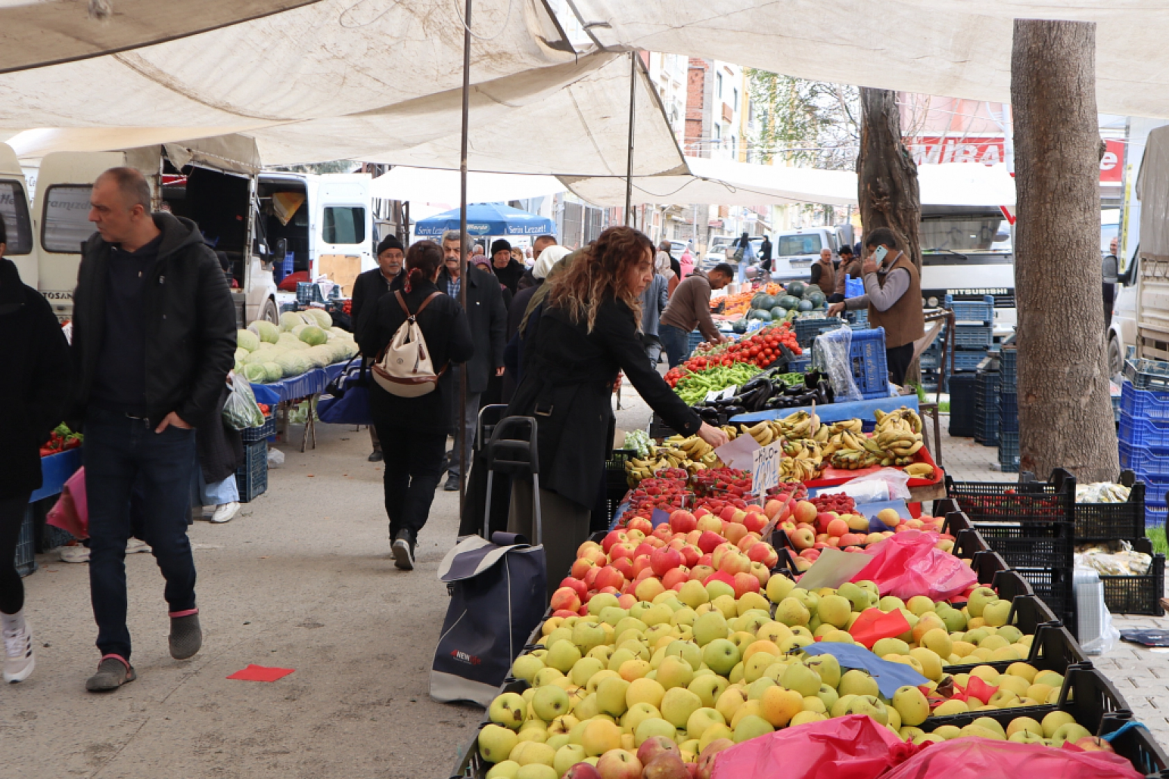 Malatya'da pazarın tadı kaçtı! Hem esnaf hem vatandaş dertli…