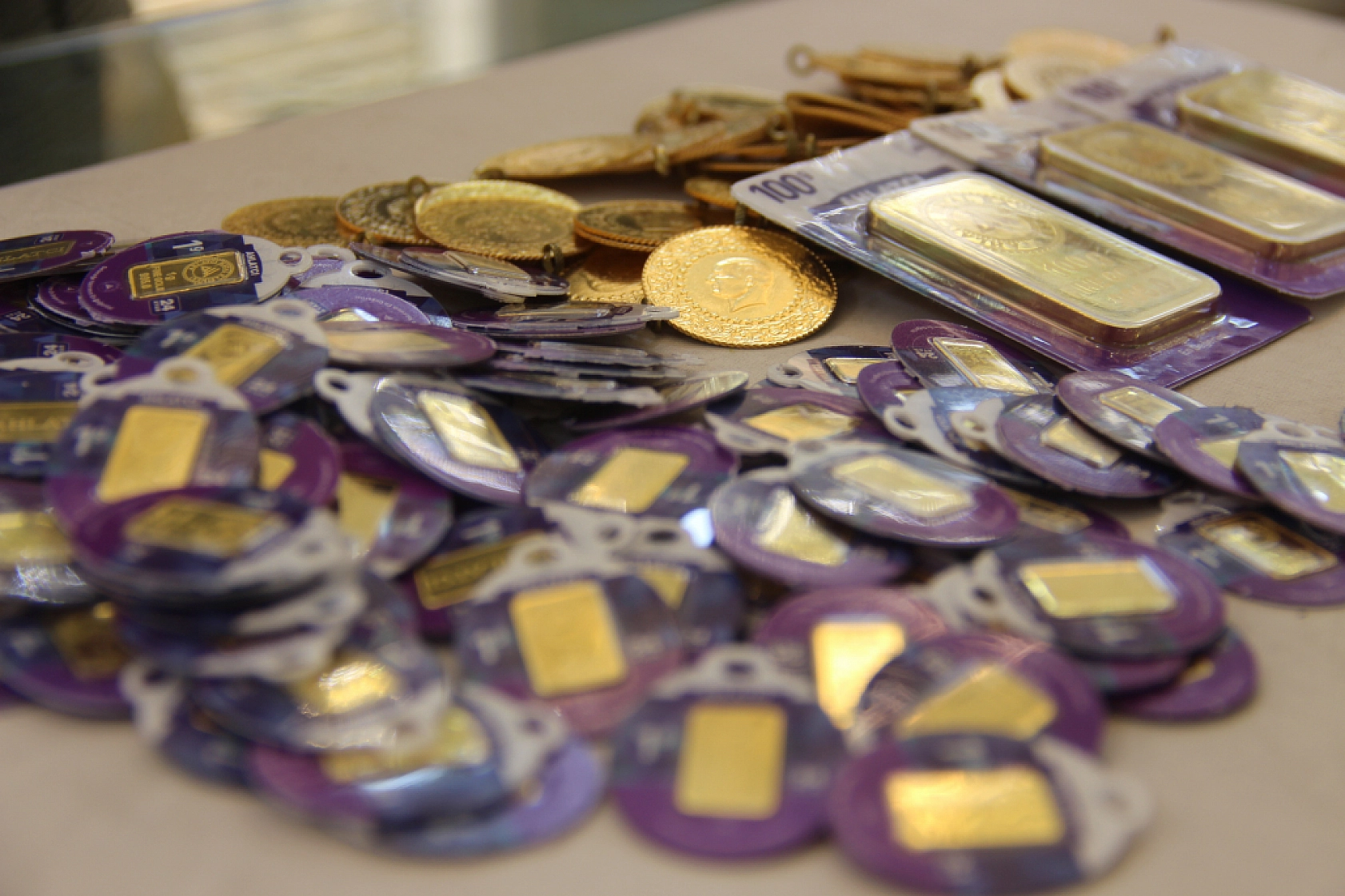 Malatyalılar Dikkat! Salça Tenekesine Benziyor. Üzerinde Ayar Yazmıyor! Rağbet Etmeyin..! 