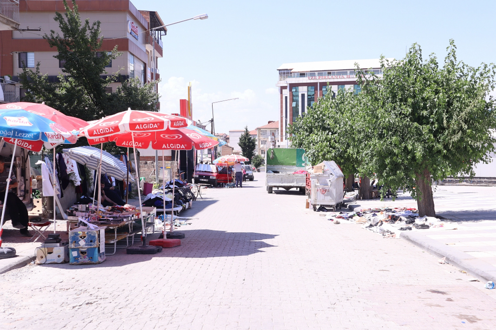 Malatya'da Ucuzluk Çevreyoluna Taştı! Bit Pazarı'nda Yoğunluk!