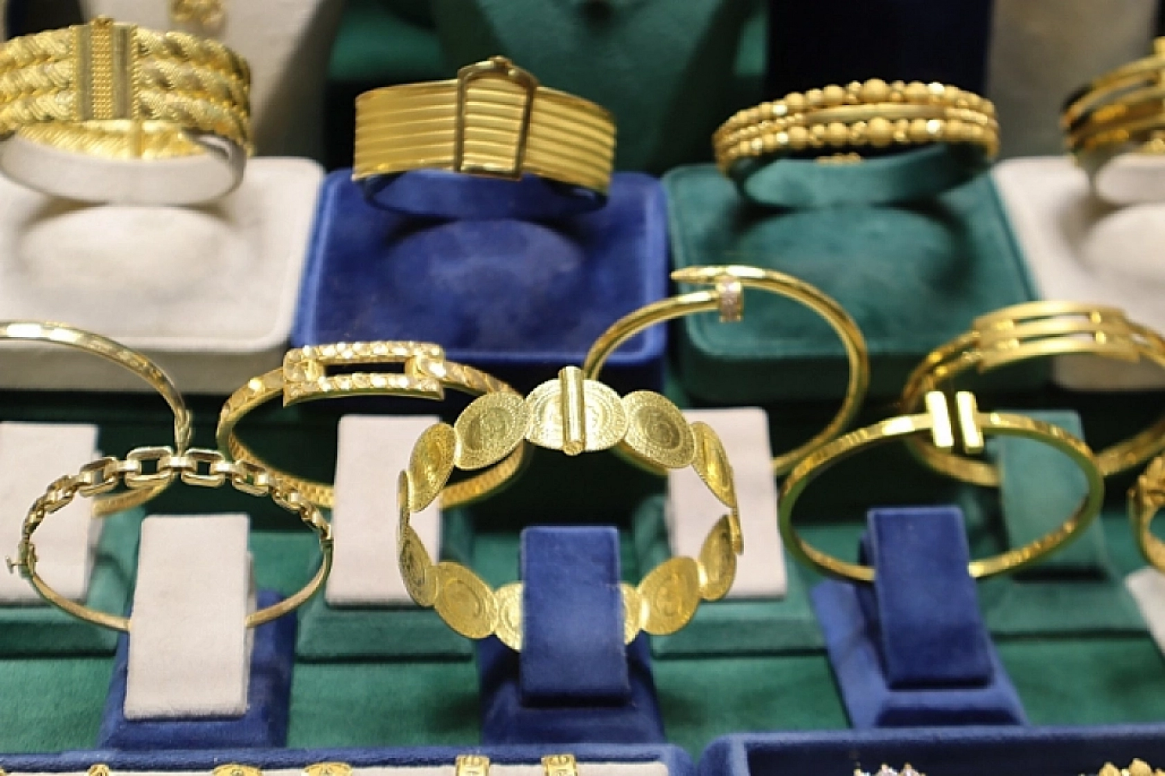 Altın rekora doğru gidiyor?