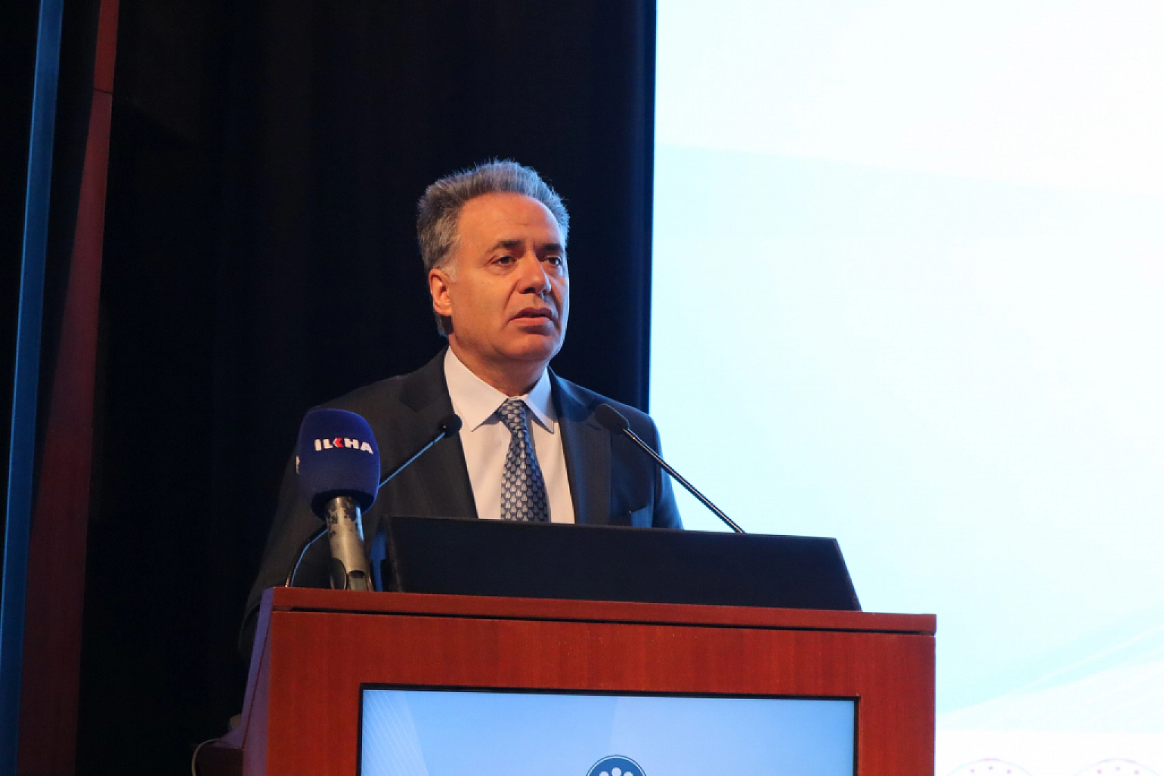 Nüfusun geleceği Malatya'da konuşuldu: Doğurganlık azalıyor, yaşlılık artıyor