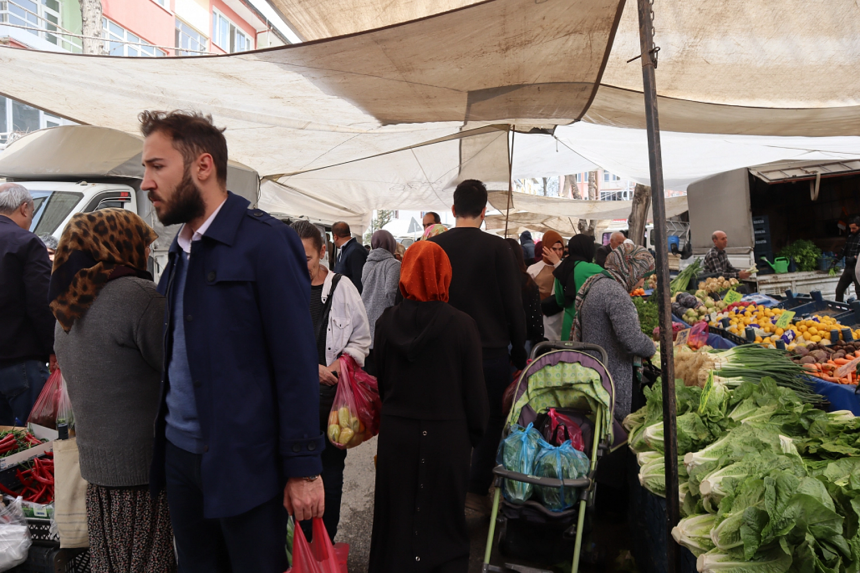 Bu hafta pazarda mor ve beyaz lahana zam şampiyonu oldu! İşte Güncel Meyve ve Sebze Fiyatları!