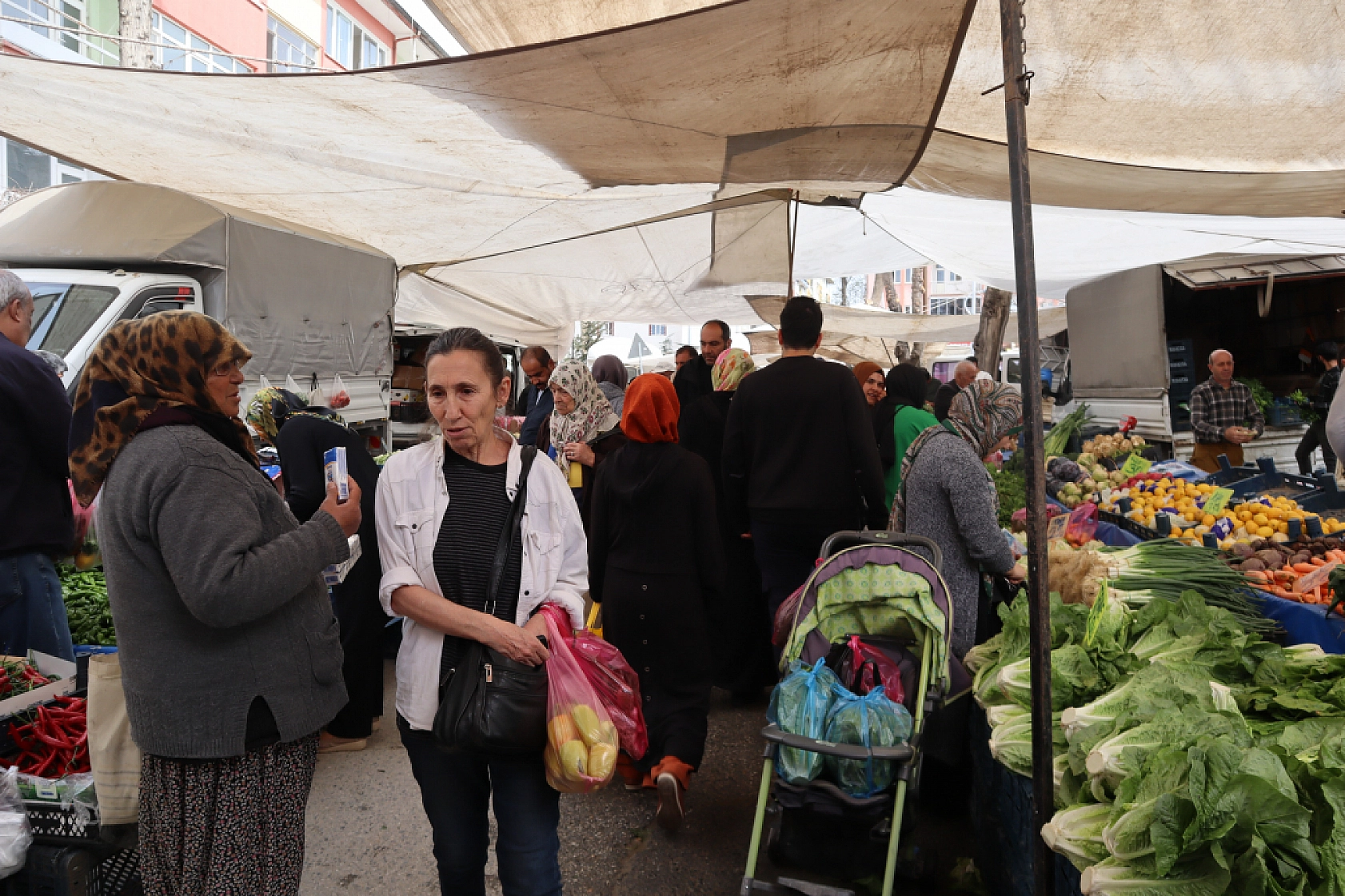 Bu hafta pazarda mor ve beyaz lahana zam şampiyonu oldu! İşte Güncel Meyve ve Sebze Fiyatları!