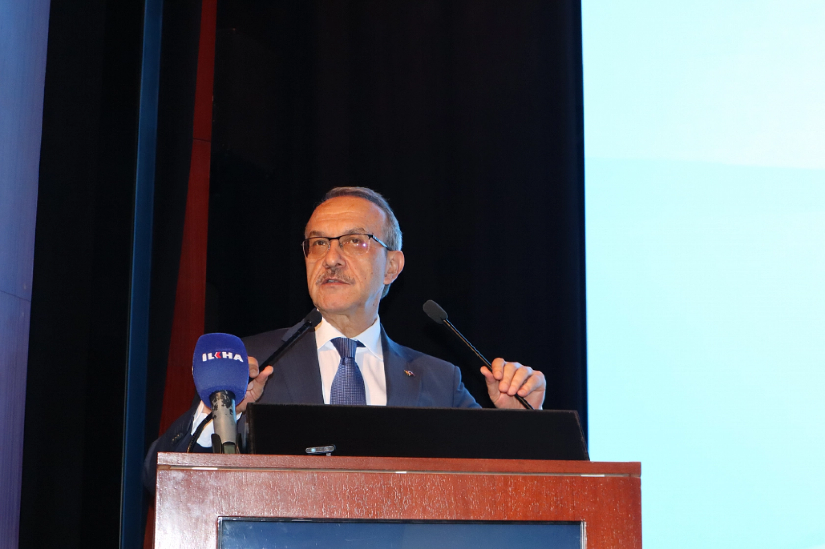 Nüfusun geleceği Malatya'da konuşuldu: Doğurganlık azalıyor, yaşlılık artıyor