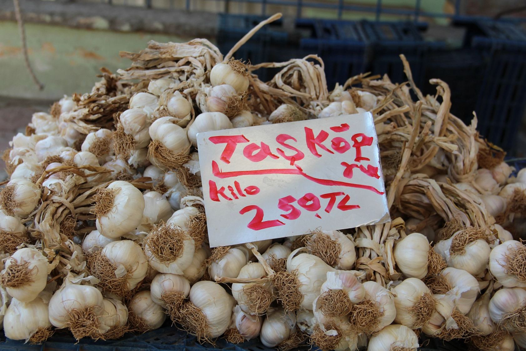 Cebini Düşünen Malatyalılar, Semt Pazarını Tercih Ediyor! İşte Güncel Perşembe Pazarı Fiyatları..