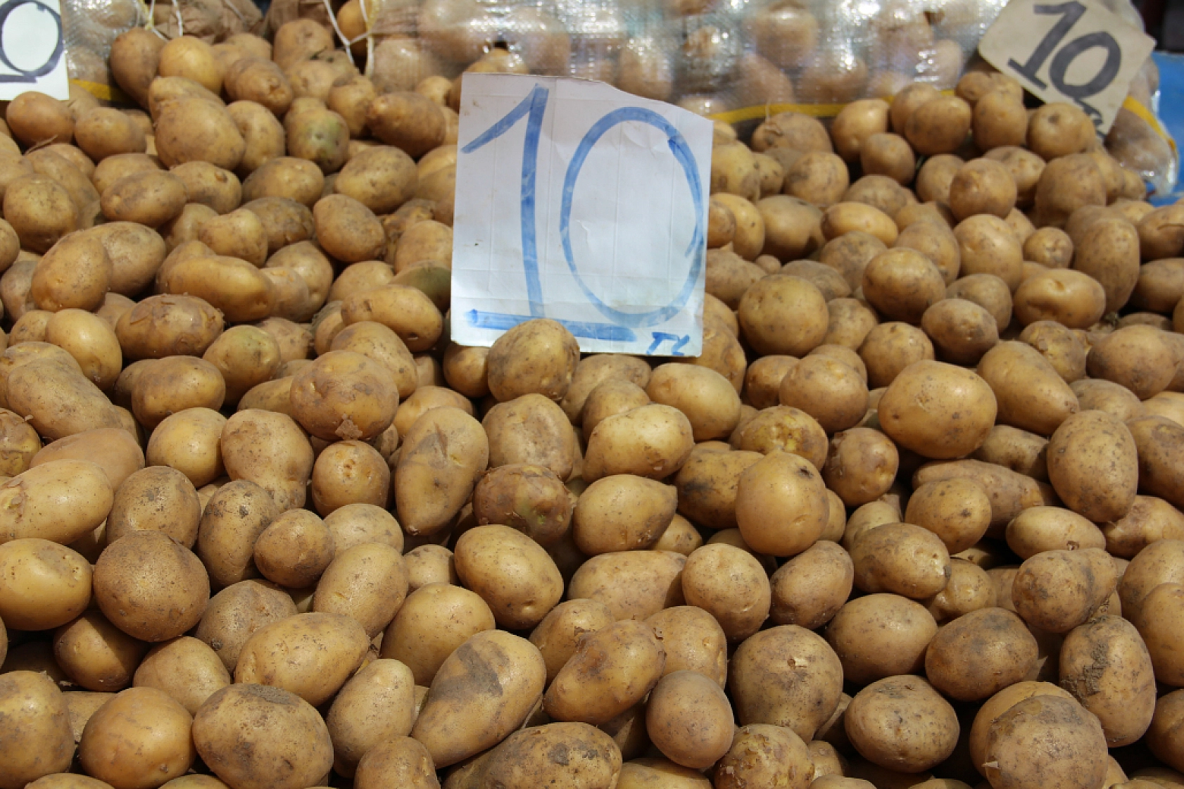 Cebini Düşünen Malatyalılar, Semt Pazarını Tercih Ediyor! İşte Güncel Perşembe Pazarı Fiyatları..