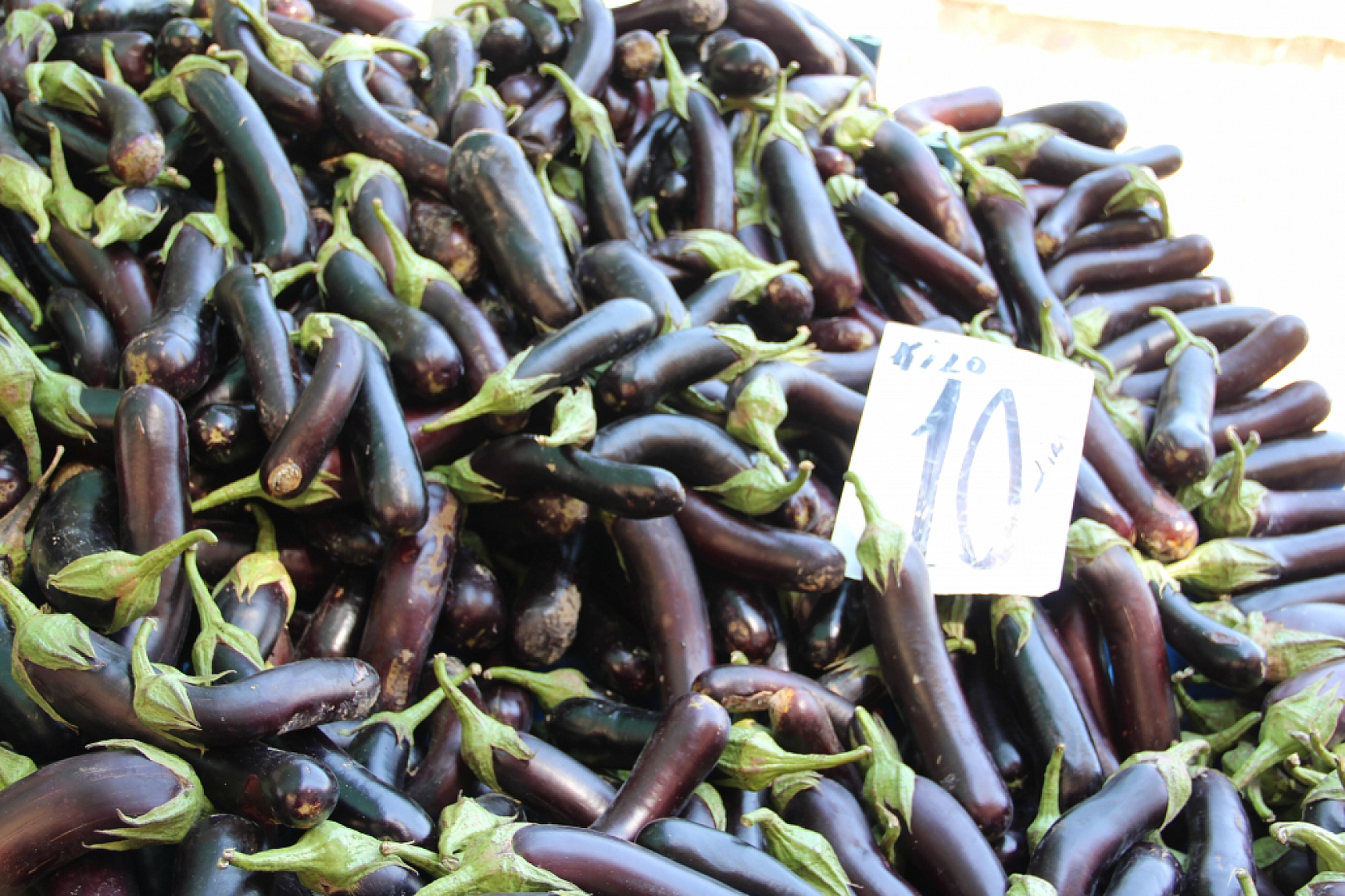 Cebini Düşünen Malatyalılar, Semt Pazarını Tercih Ediyor! İşte Güncel Perşembe Pazarı Fiyatları..