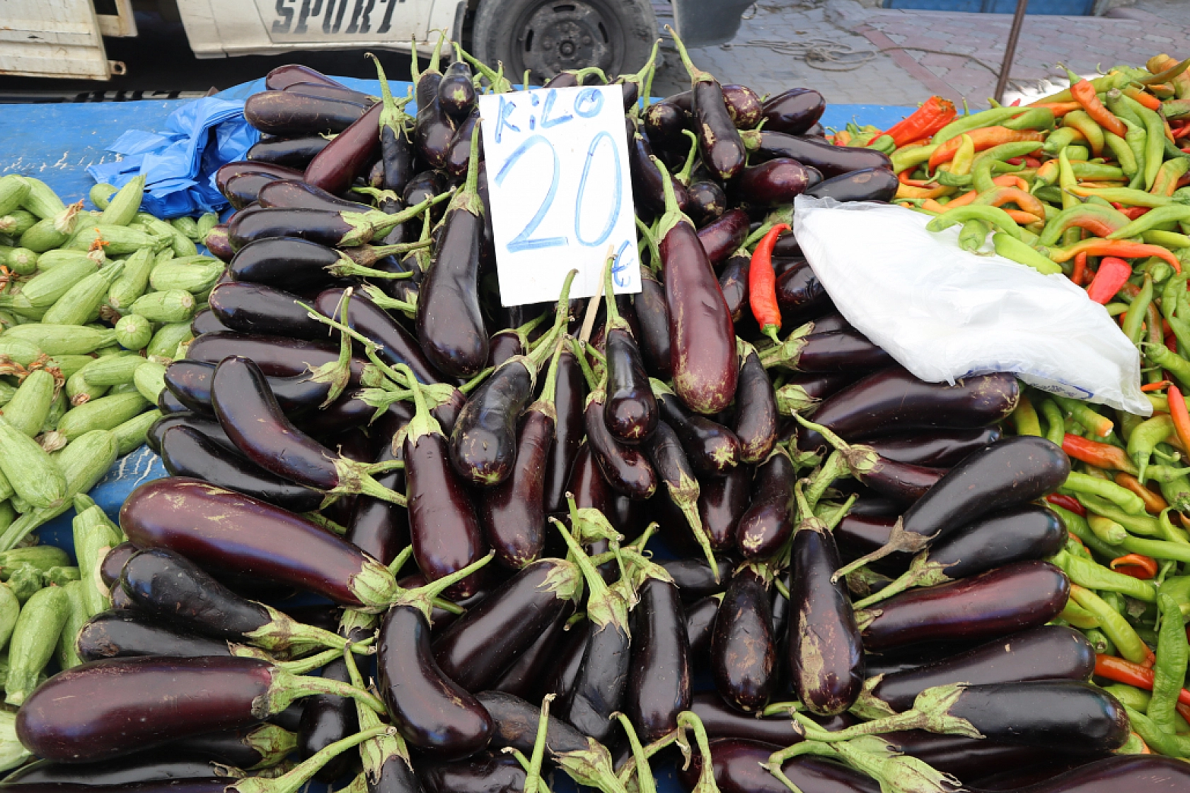 Malatya pazarlarında fiyatlar eriyor: Domates 30, salatalık 15 liraya düştü!