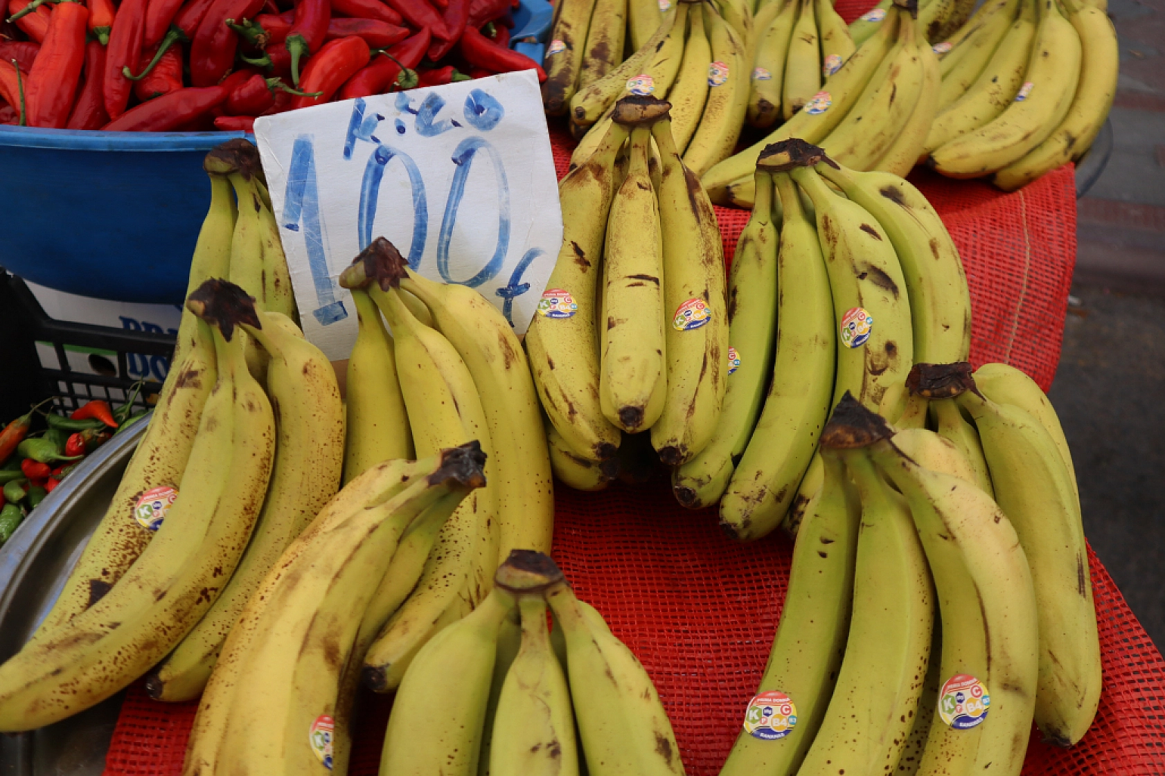 Malatya pazarlarında fiyatlar eriyor: Domates 30, salatalık 15 liraya düştü!