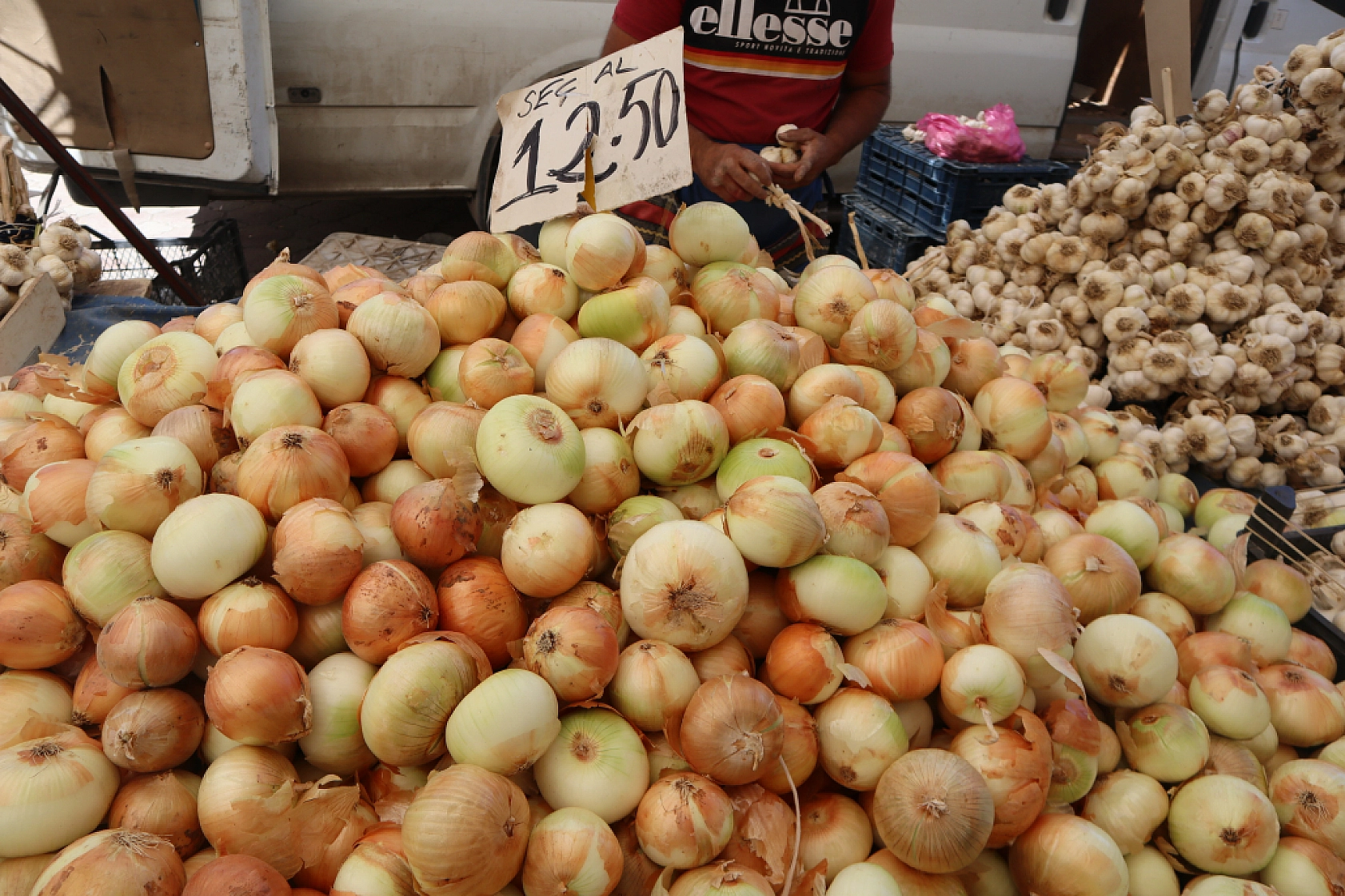Malatya pazarlarında fiyatlar eriyor: Domates 30, salatalık 15 liraya düştü!