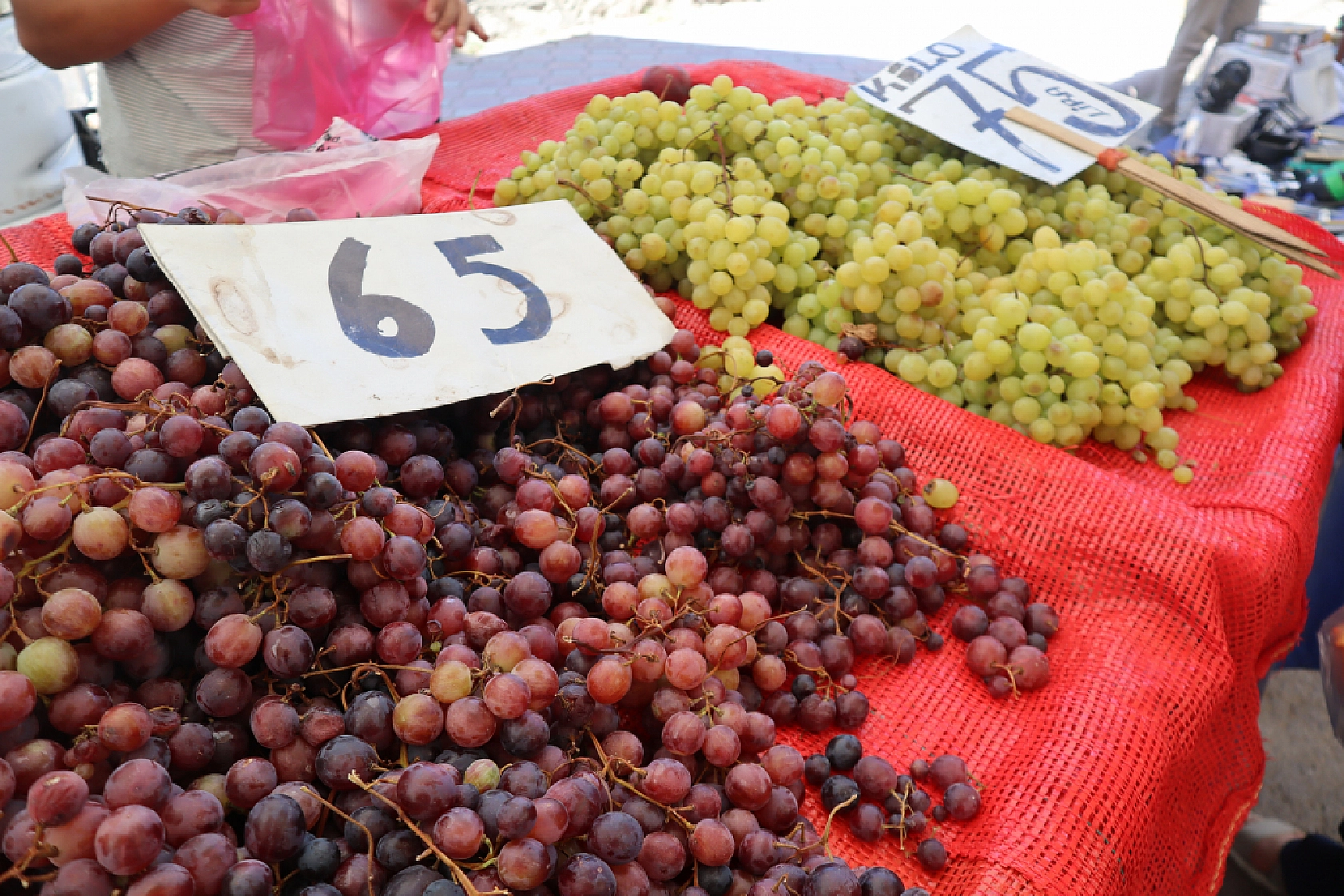 Malatya pazarlarında fiyatlar eriyor: Domates 30, salatalık 15 liraya düştü!