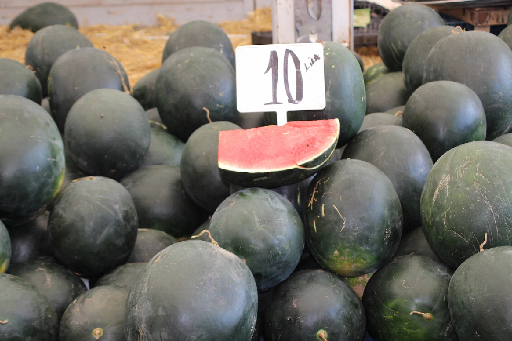 Malatya'da Pazar, Fiyatları Düşüyor mu? İşte Perşembe Pazar Fiyatları...