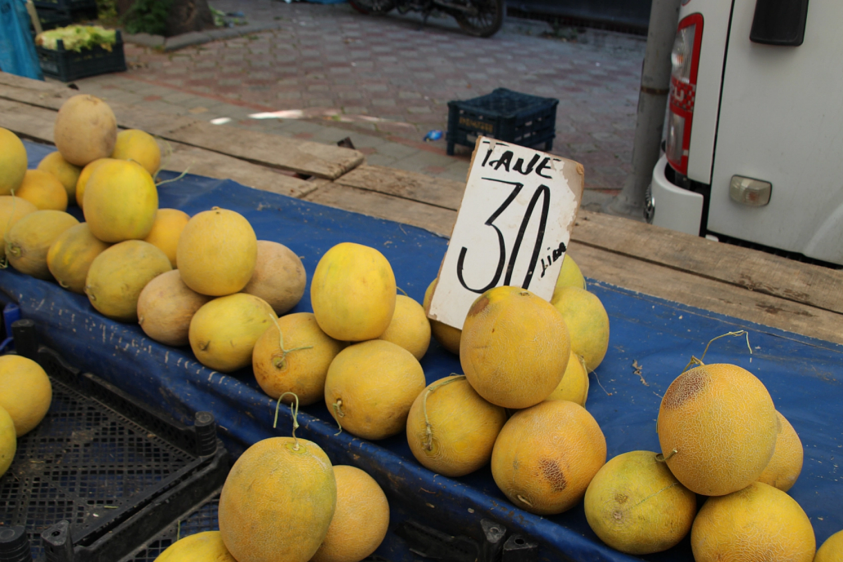 Malatya'da Pazar, Fiyatları Düşüyor mu? İşte Perşembe Pazar Fiyatları...