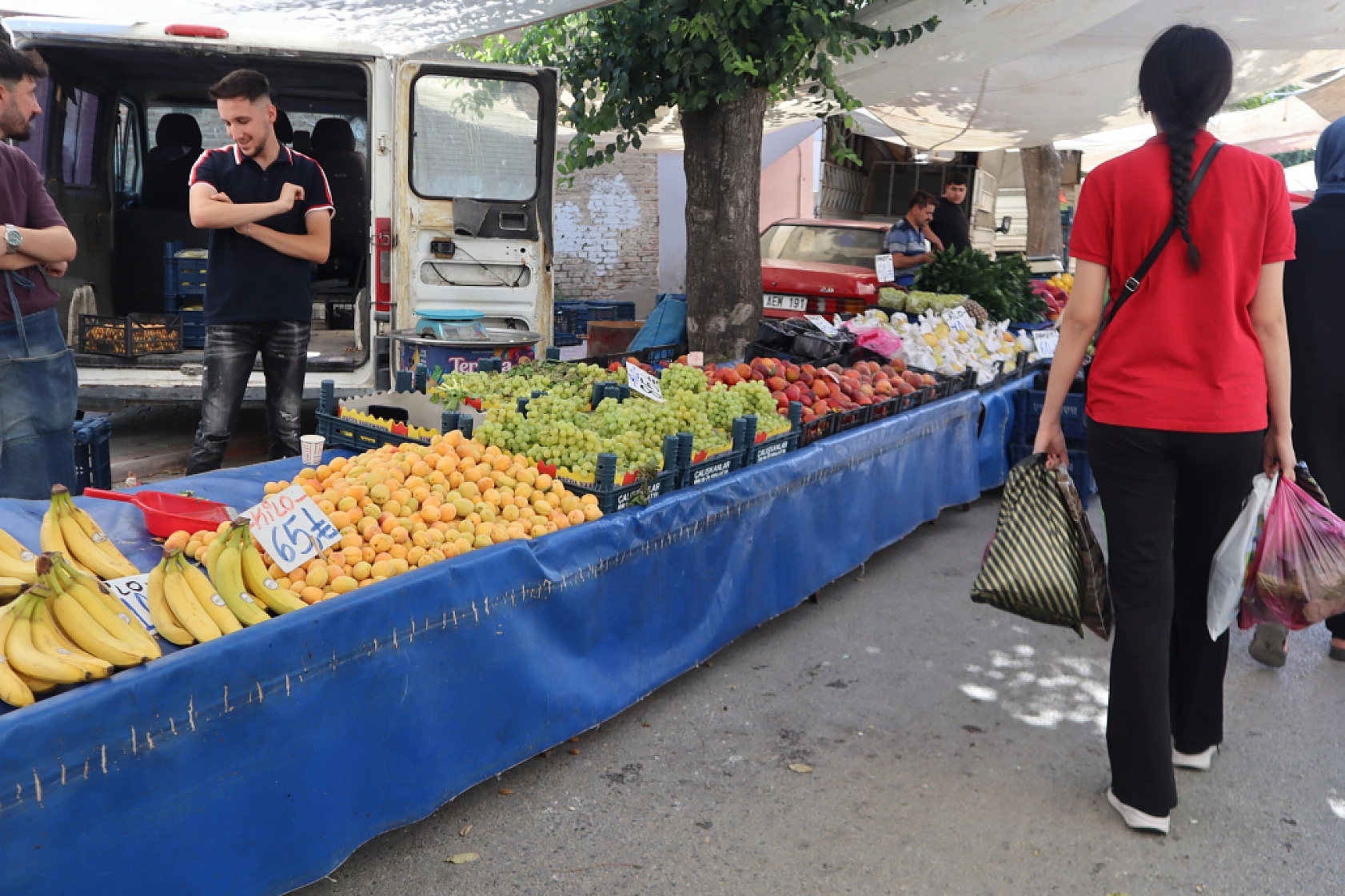 Malatya pazarlarında fiyatlar eriyor: Domates 30, salatalık 15 liraya düştü!