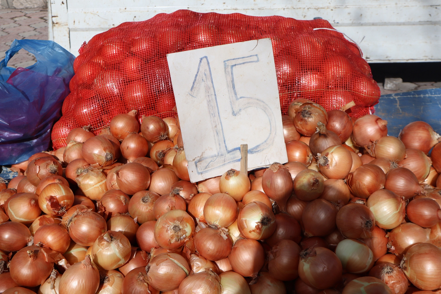 Malatya'da Ramazan öncesi fiyatlar yüz güldürmedi! Semt pazarında tezgahlara yaklaşılmadı!