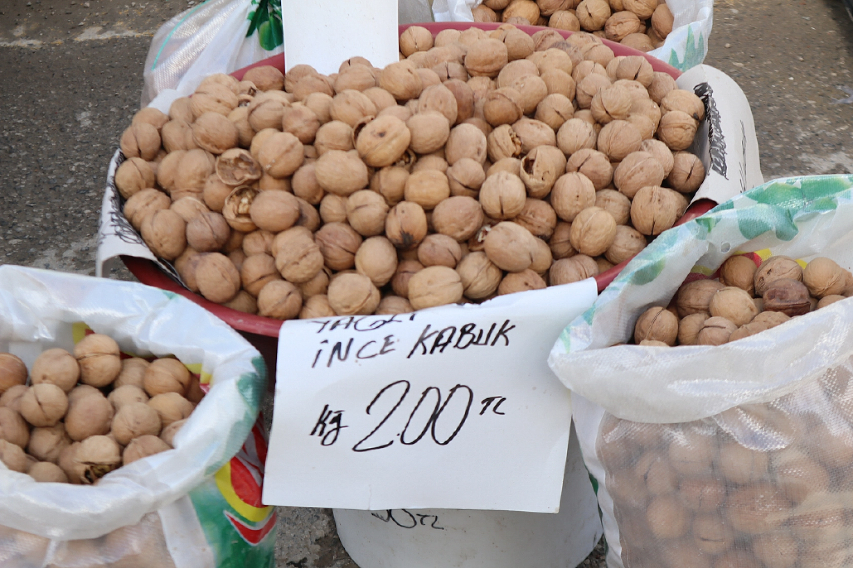 Malatya'da Ramazan öncesi fiyatlar yüz güldürmedi! Semt pazarında tezgahlara yaklaşılmadı!