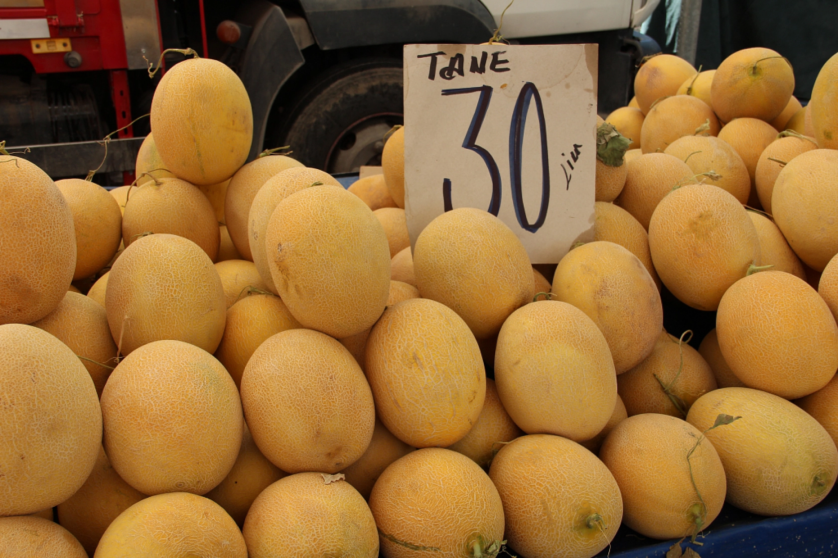 Cebini Düşünen Malatyalılar, Semt Pazarını Tercih Ediyor! İşte Güncel Perşembe Pazarı Fiyatları..
