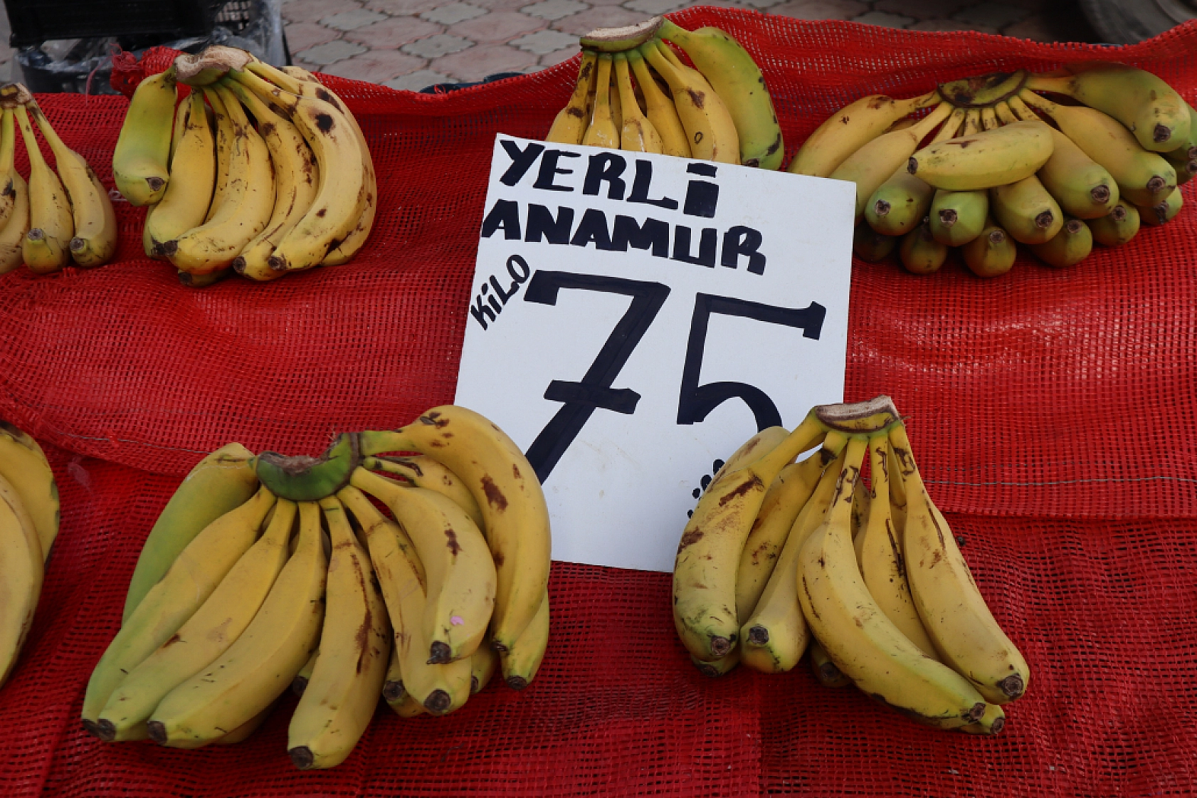 Malatya'da Ramazan öncesi fiyatlar yüz güldürmedi! Semt pazarında tezgahlara yaklaşılmadı!