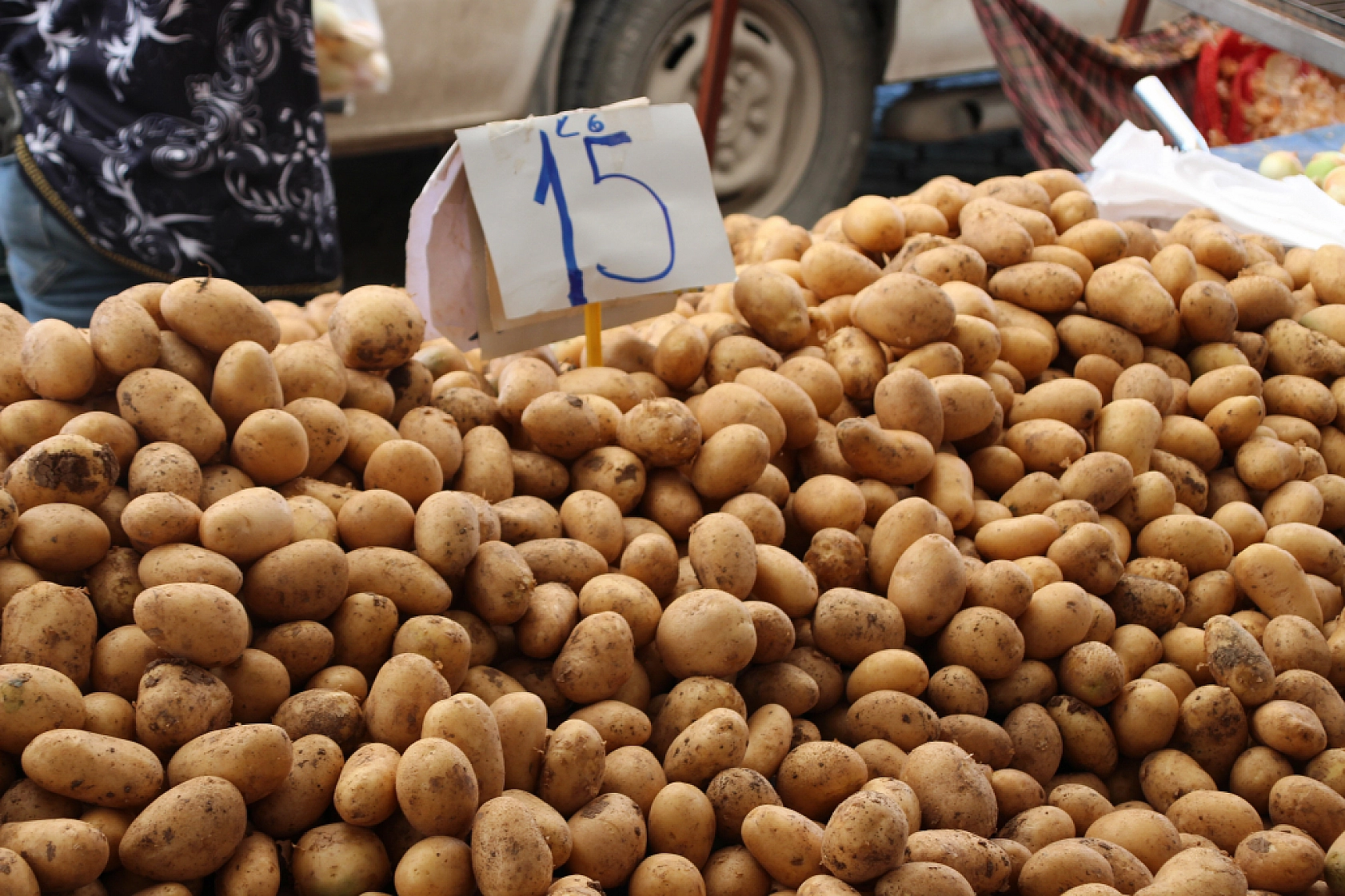 Malatya'da Pazar, Fiyatları Düşüyor mu? İşte Perşembe Pazar Fiyatları...