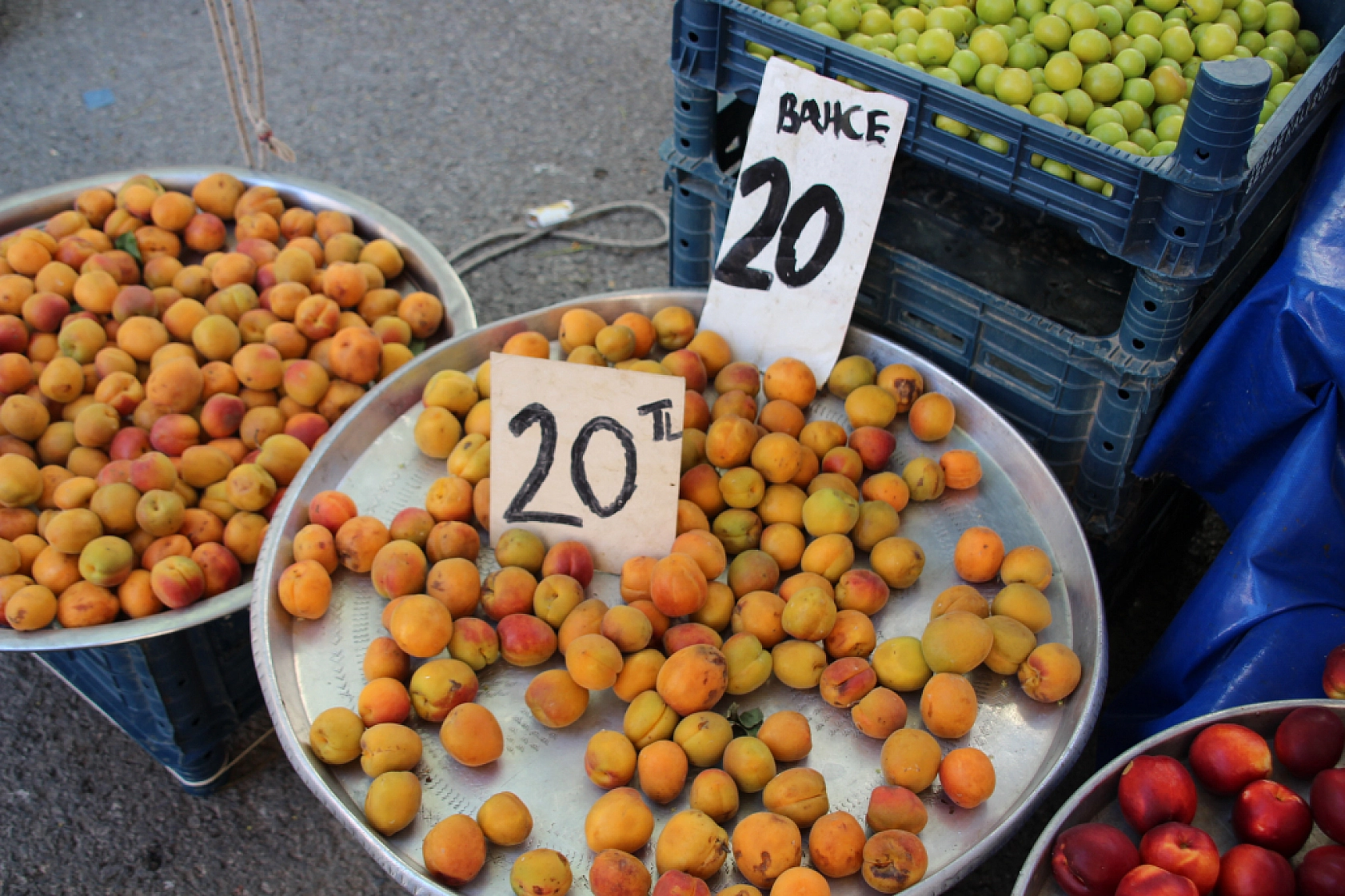 Malatya'da Pazar, Fiyatları Düşüyor mu? İşte Perşembe Pazar Fiyatları...