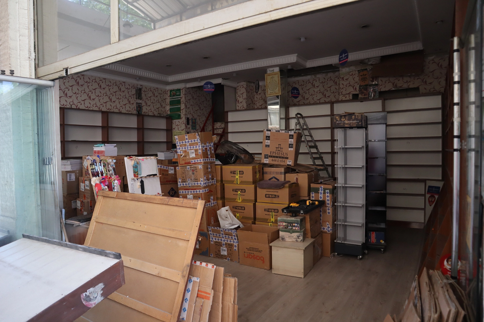 Malatya Kışla Caddesi'nde Yaşananlar: Yıkım Başladı, Esnaf Direniyor!