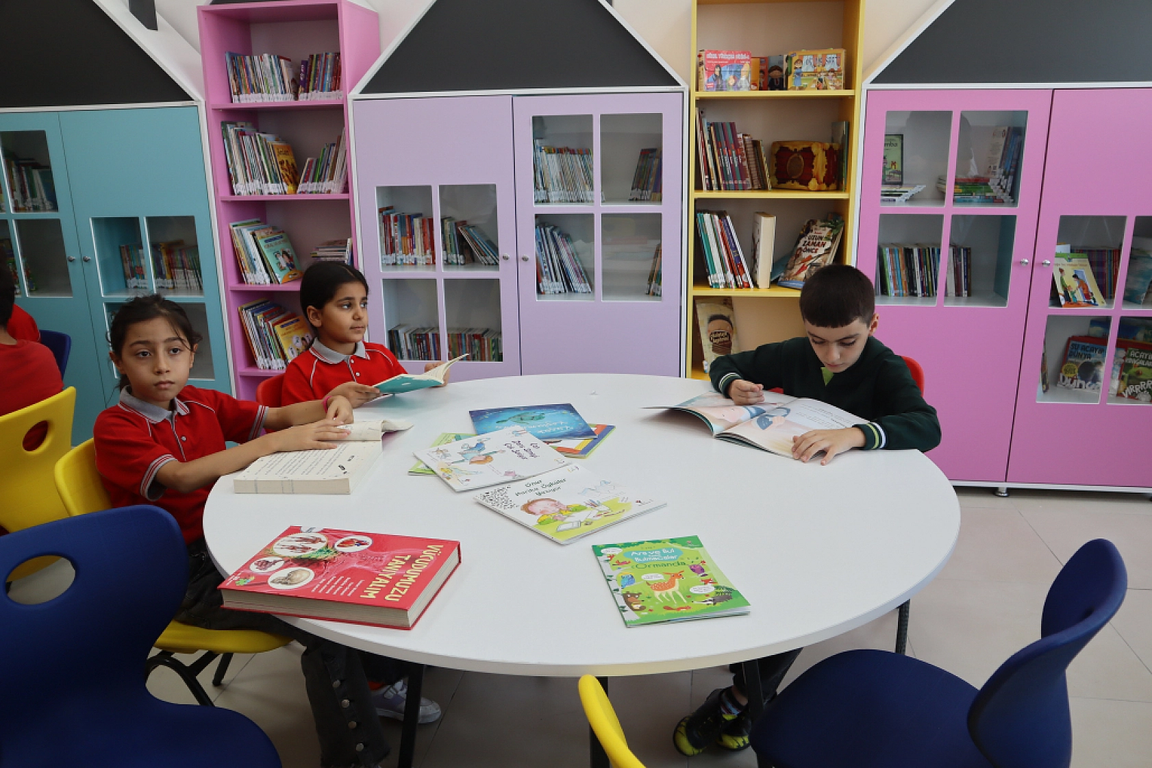 Malatya'da Depremle Yaralanmış Yürekler, Kitaplarla Sarılıyor..!