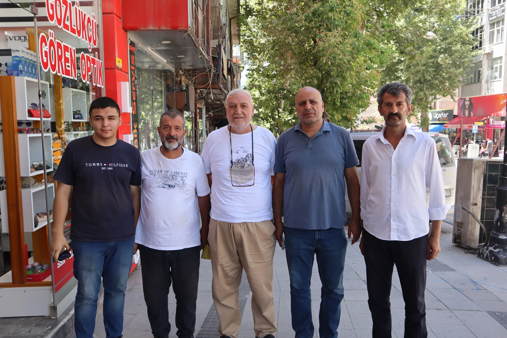 Malatya Kışla Caddesi'nde Yaşananlar: Yıkım Başladı, Esnaf Direniyor!