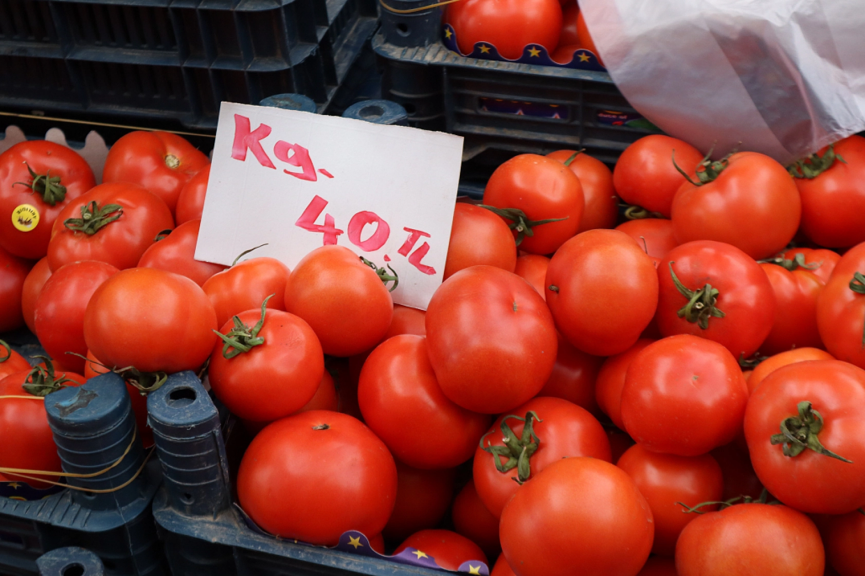 Soğuklar Sebze Fiyatlarını Vurdu: Pazarlar Ateş Pahası! İşte Güncel Meyve Sebze Fiyatları...