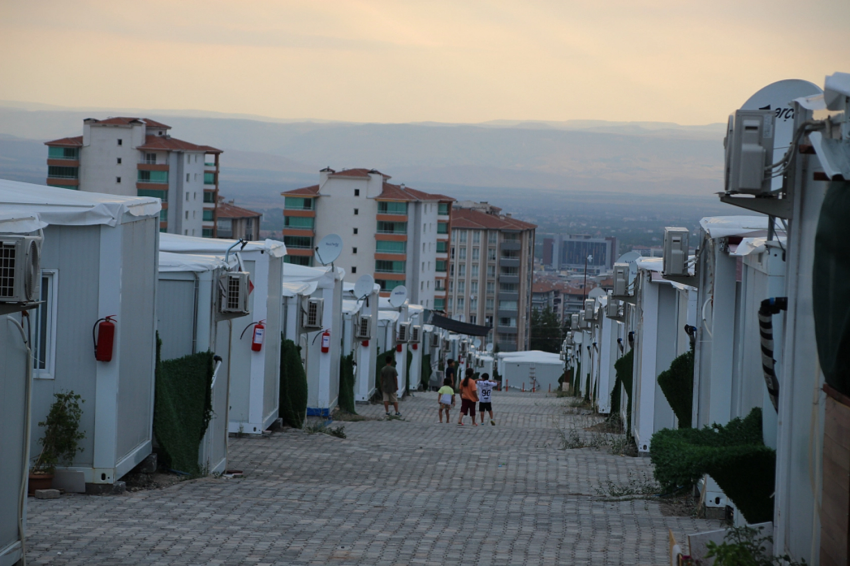 Zor Günlerde Birliktelik: Konteyner kentlerde komşuluk ilişkisi gelişiyor