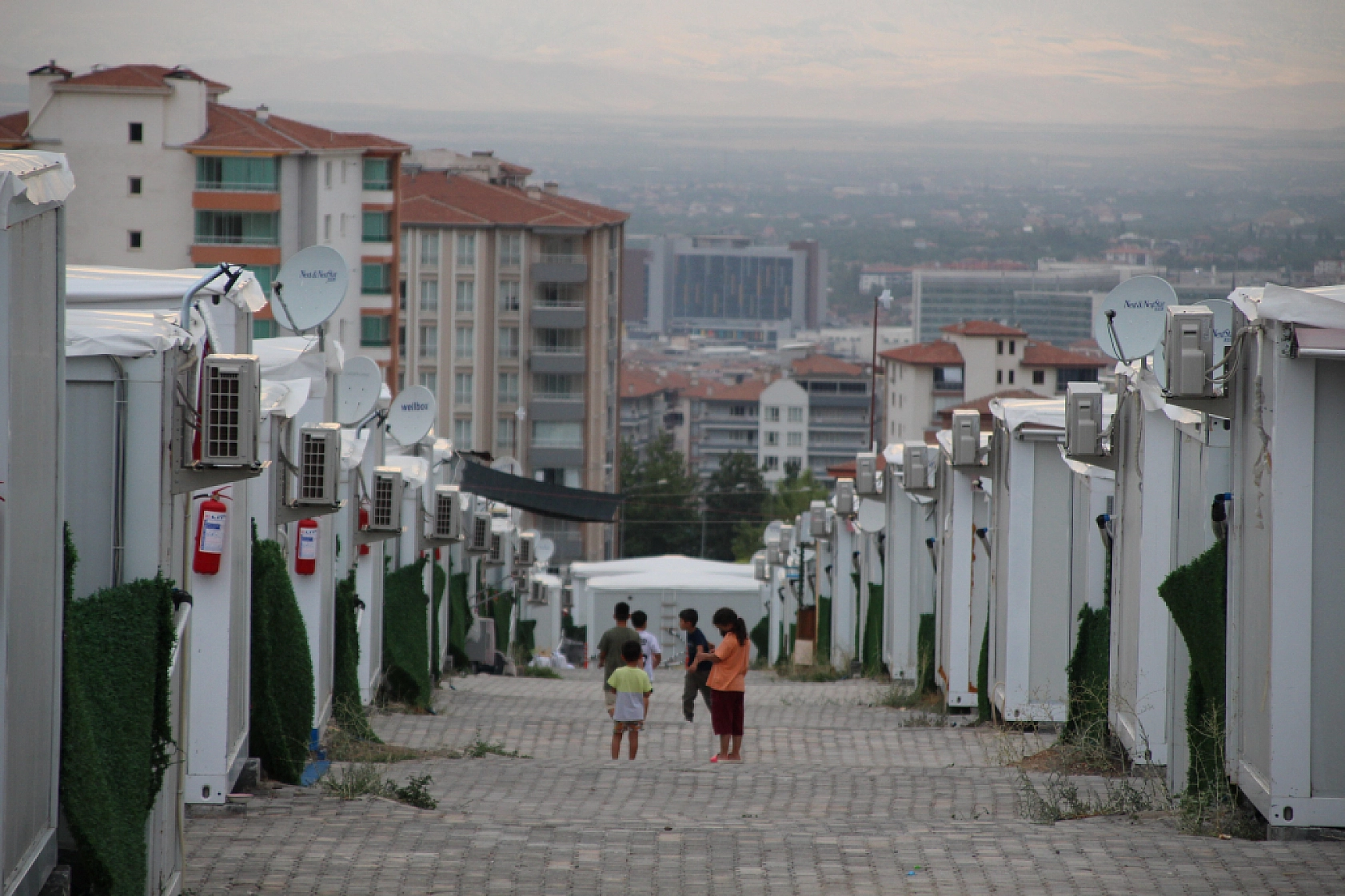 Zor Günlerde Birliktelik: Konteyner kentlerde komşuluk ilişkisi gelişiyor