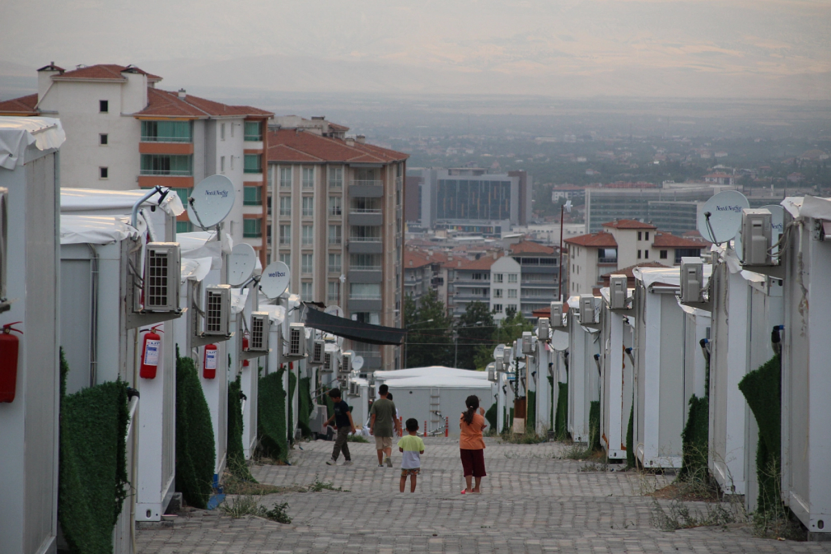 Zor Günlerde Birliktelik: Konteyner kentlerde komşuluk ilişkisi gelişiyor