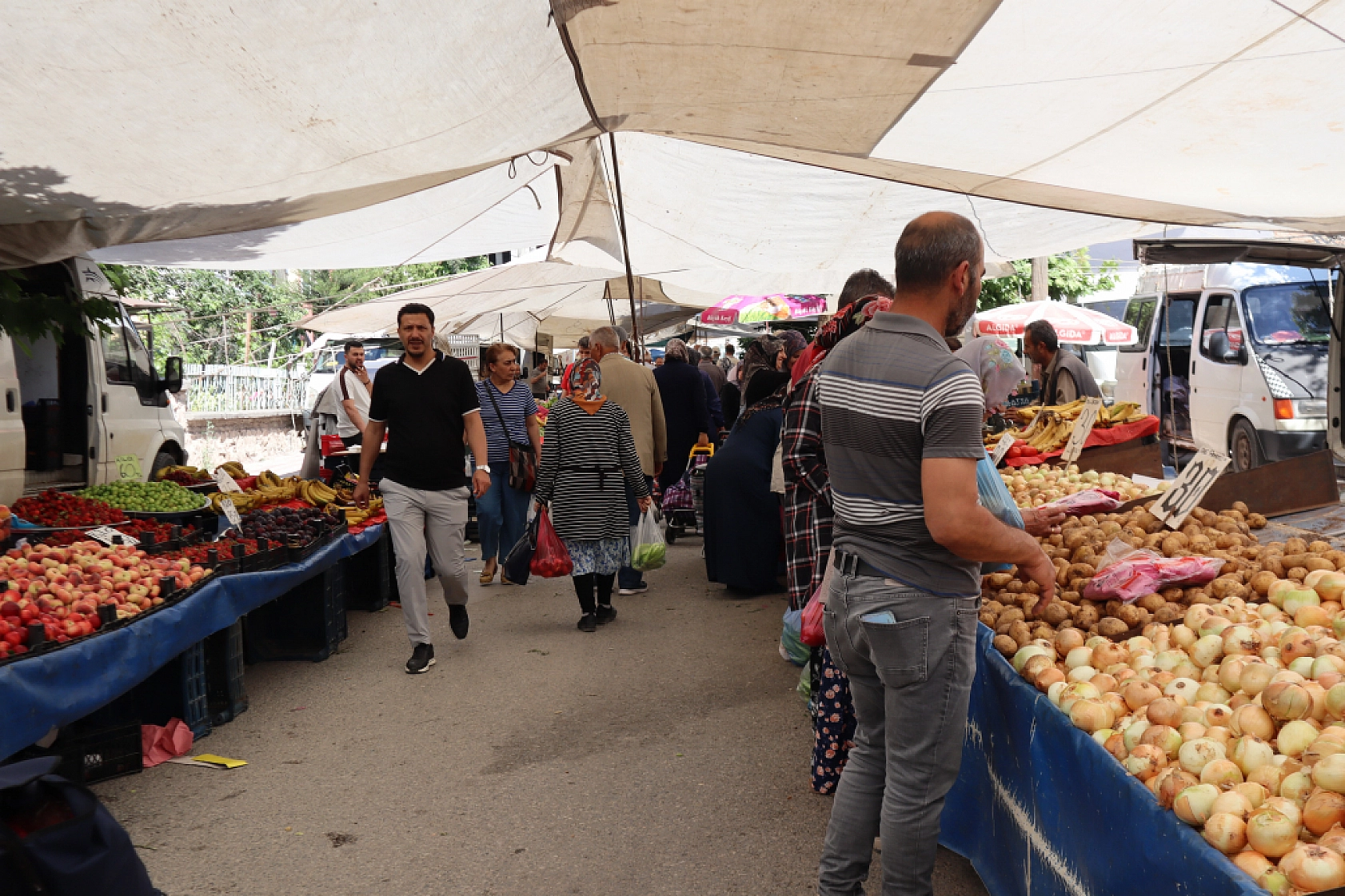 Fiyatlar çakıldı! Malatya'da sebze-meyve fiyatları yüz güldürdü