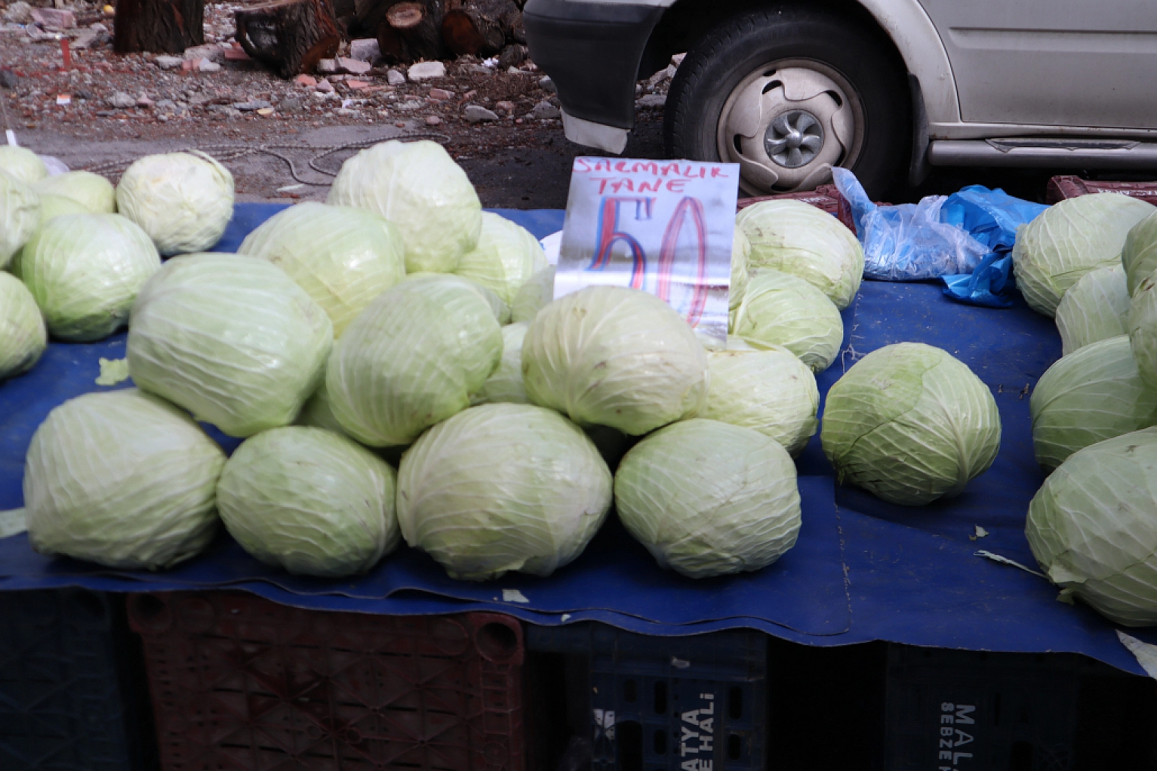 Pazarda şok fiyatlar! Domates 25 liraya kadar düştü…