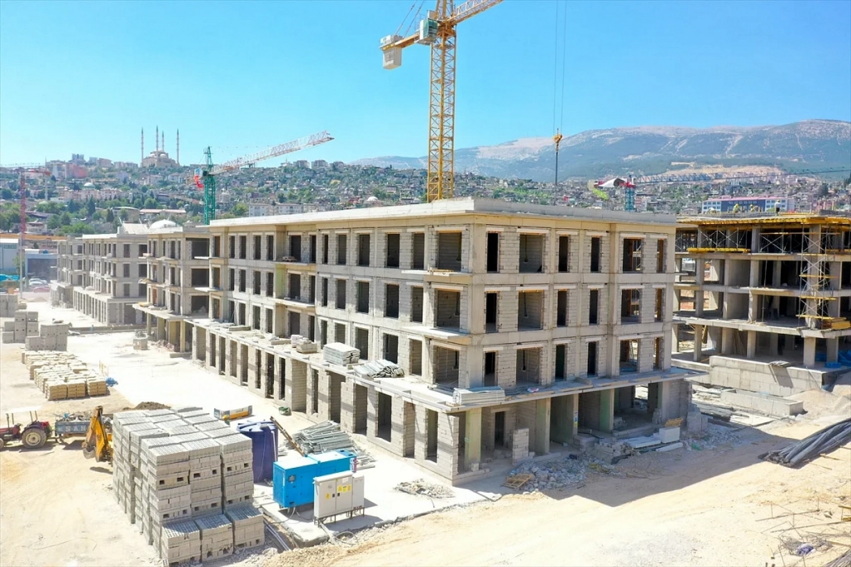 Kahramanmaraş'ta İnşaatlar Hızla Yükseliyor! Malatya Yerinde Sayıyor….