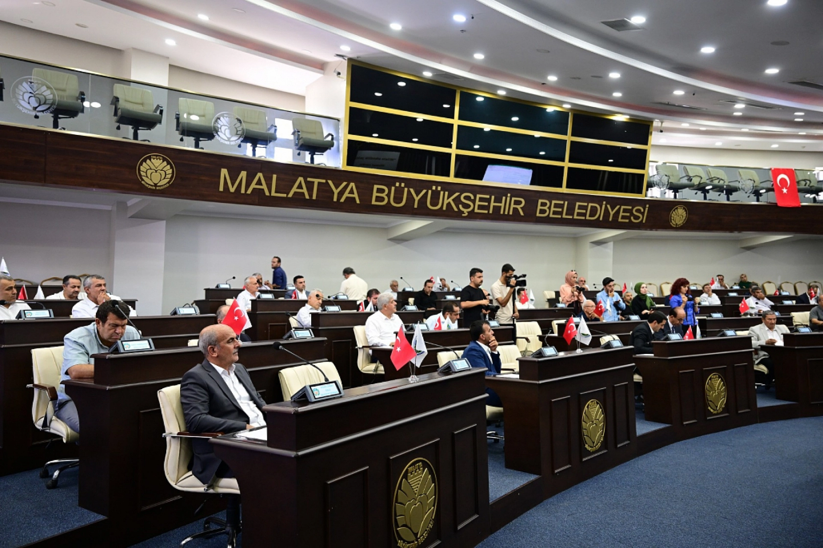 Büyükşehir Dükkan ve Daire Satacak!