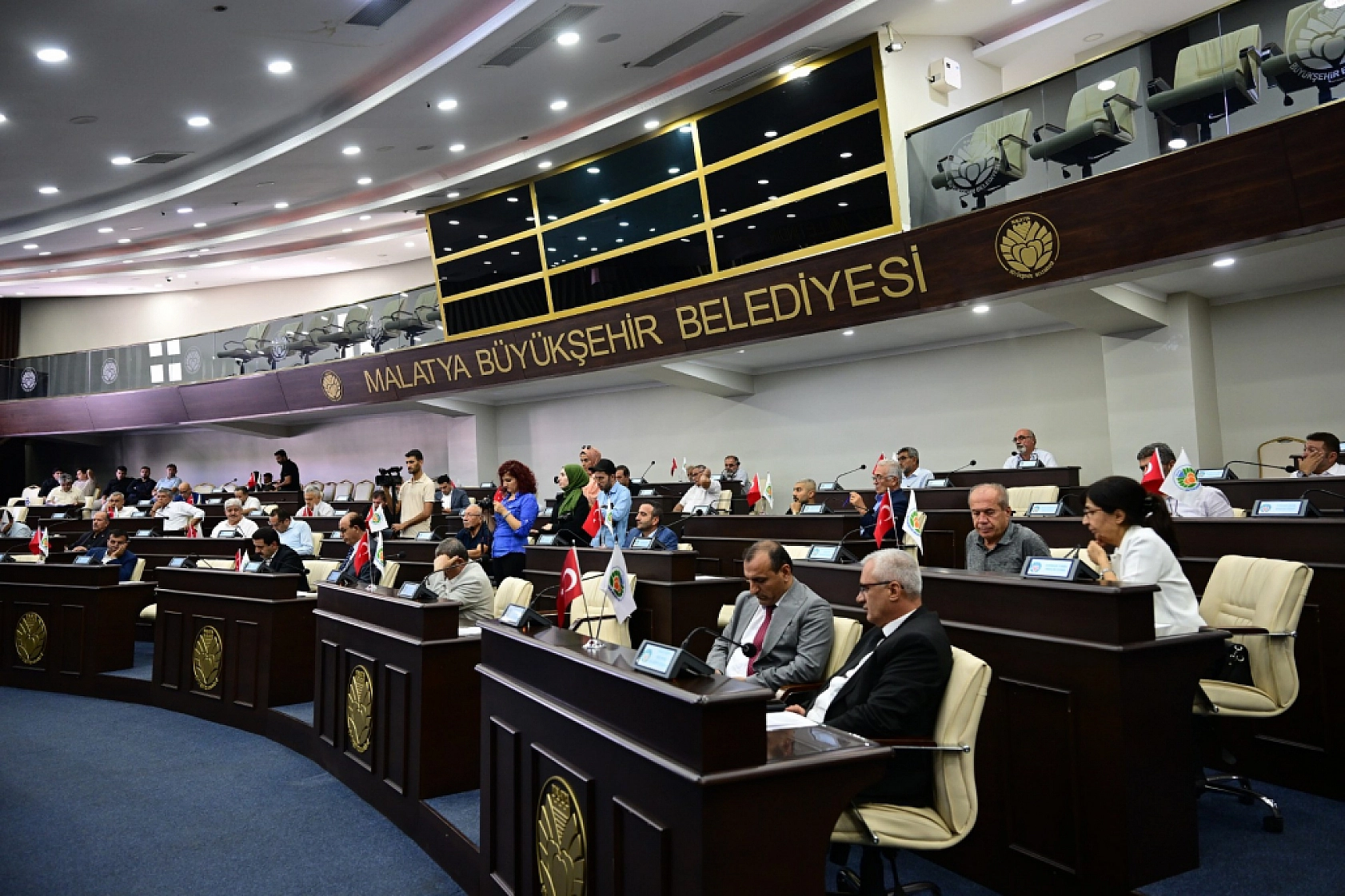 Büyükşehir Dükkan ve Daire Satacak!