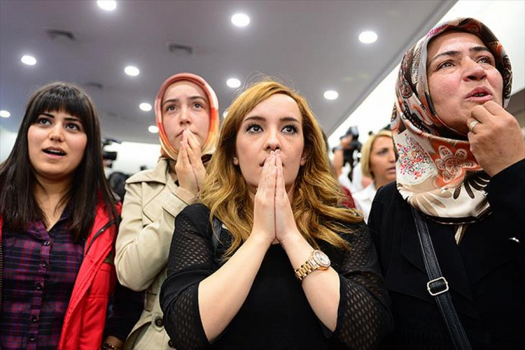 Milyonların gözü o anda: 15 bin öğretmen yarın belirleniyor